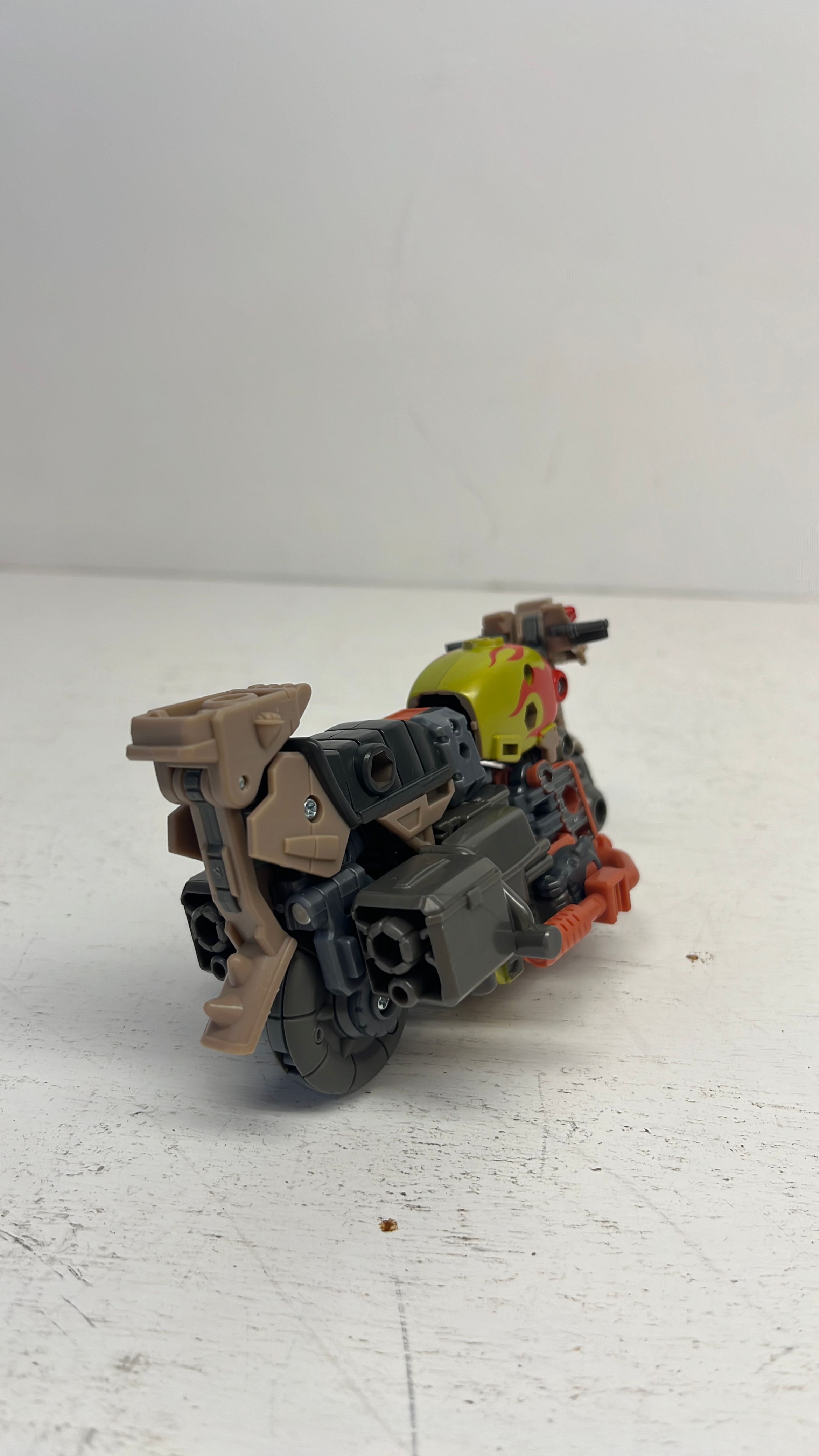 Hasbro Transformers Legacy Evolution Crashbar Figure 2023 (used) view 4