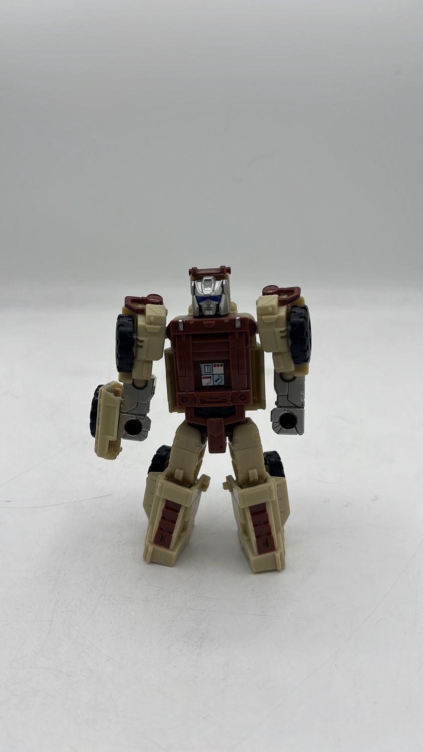 Hasbro Transformers Power of the Primes Outback Figure 2018 (used)