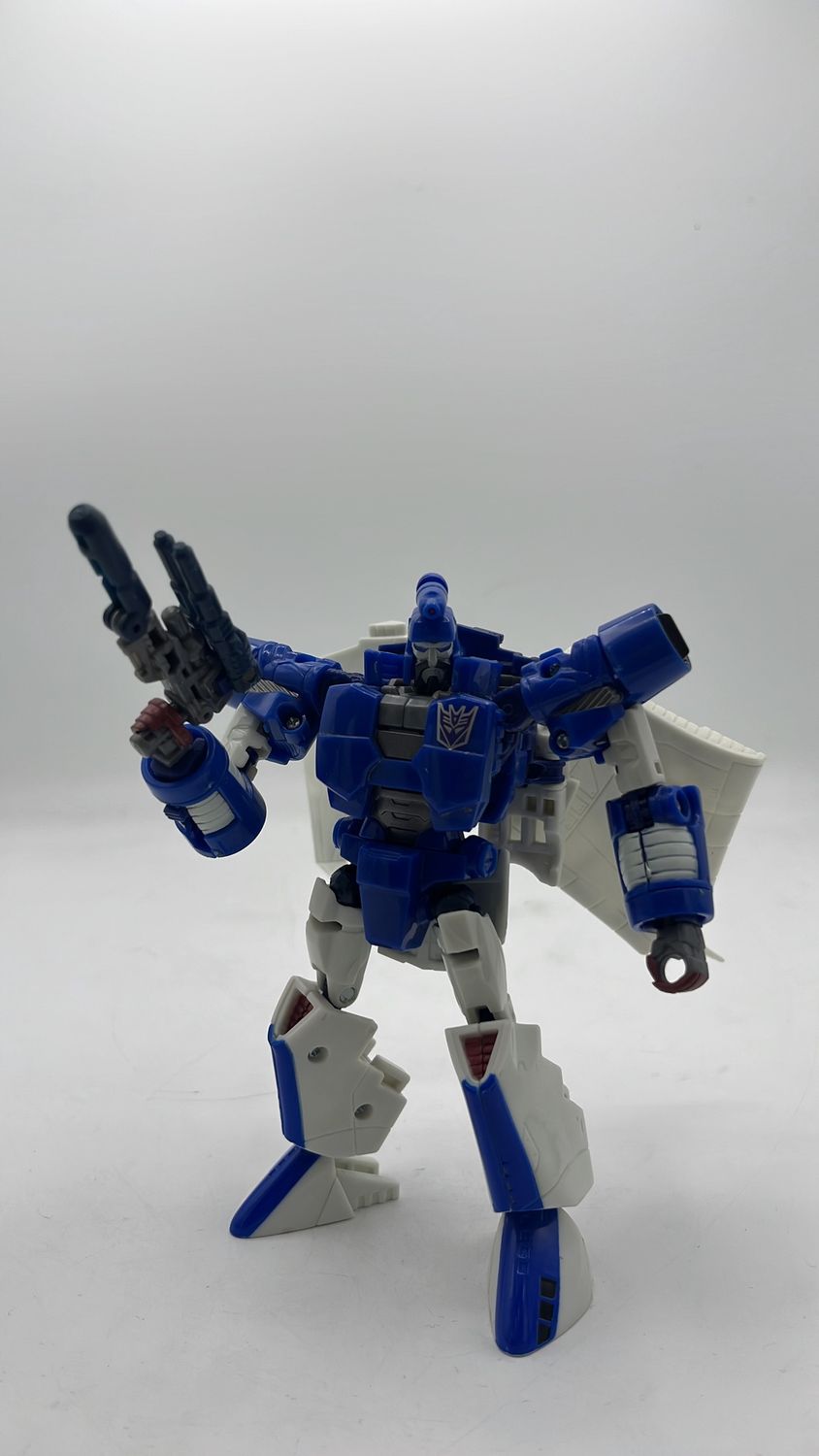 Hasbro Transformers Generations Scourge Figure 2011 (used)