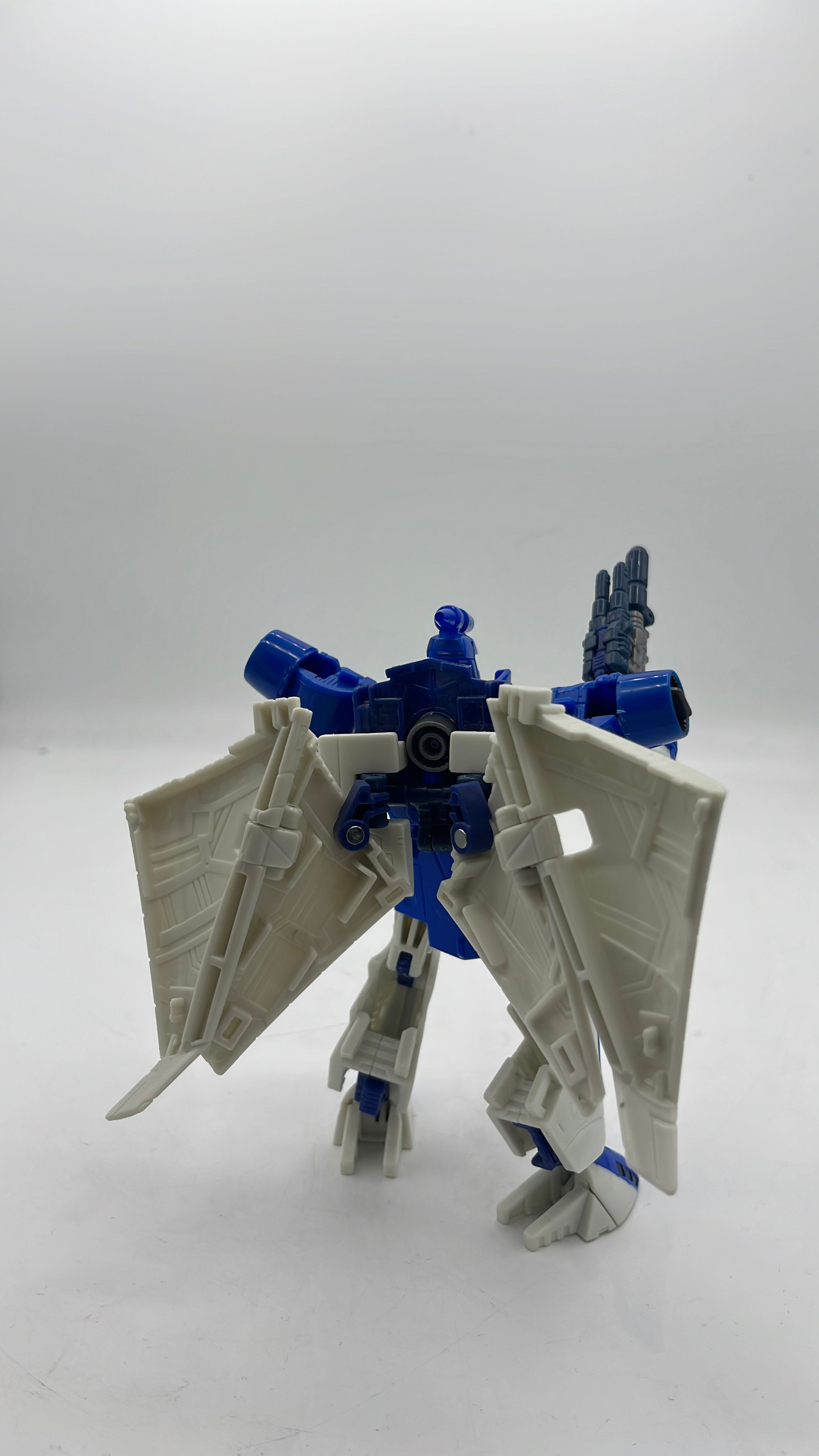 Hasbro Transformers Generations Scourge Figure 2011 (used) view 2