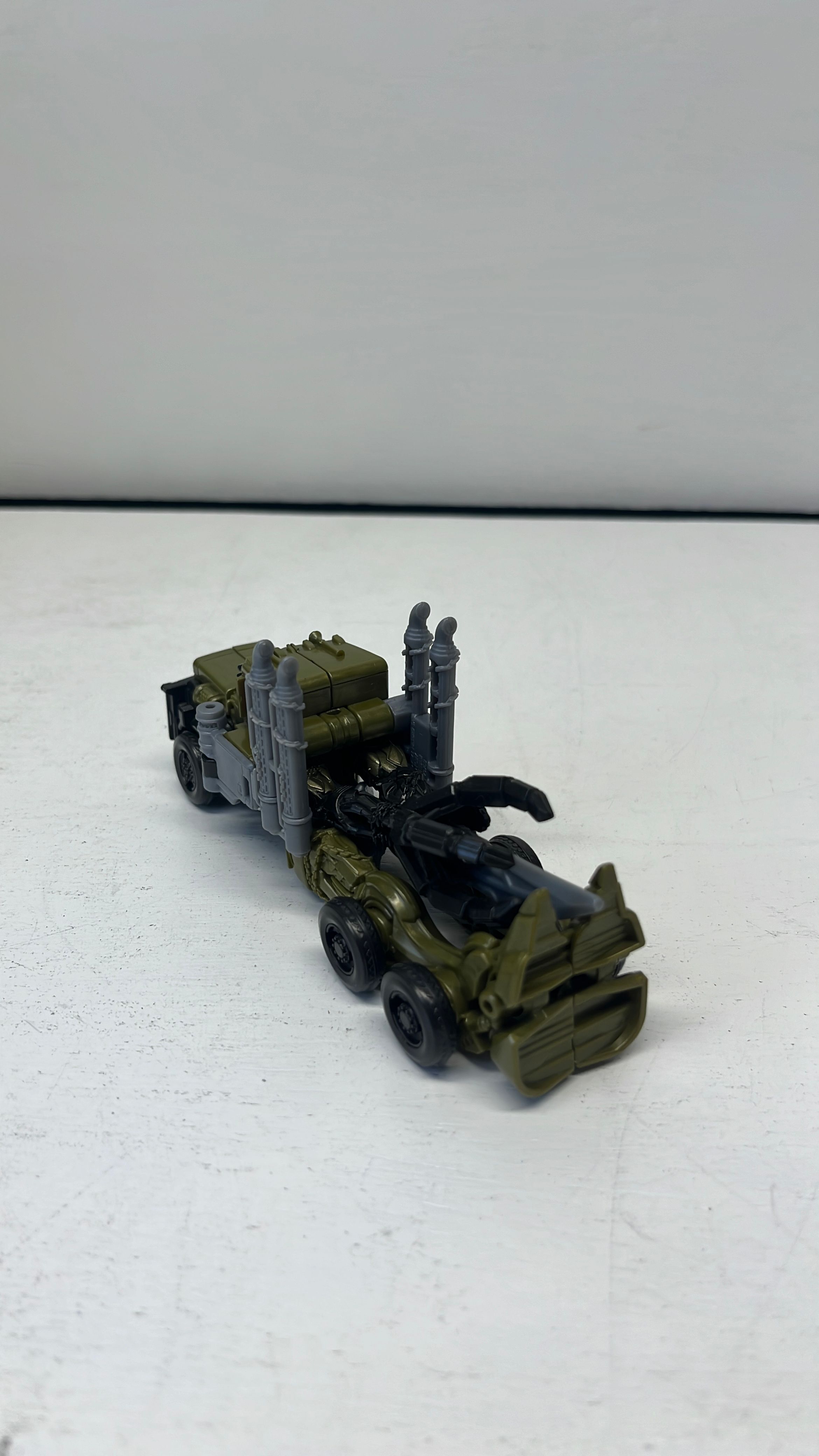 Hasbro Transformers Beast Alliance Scourge Figure 2023 (used) view 3