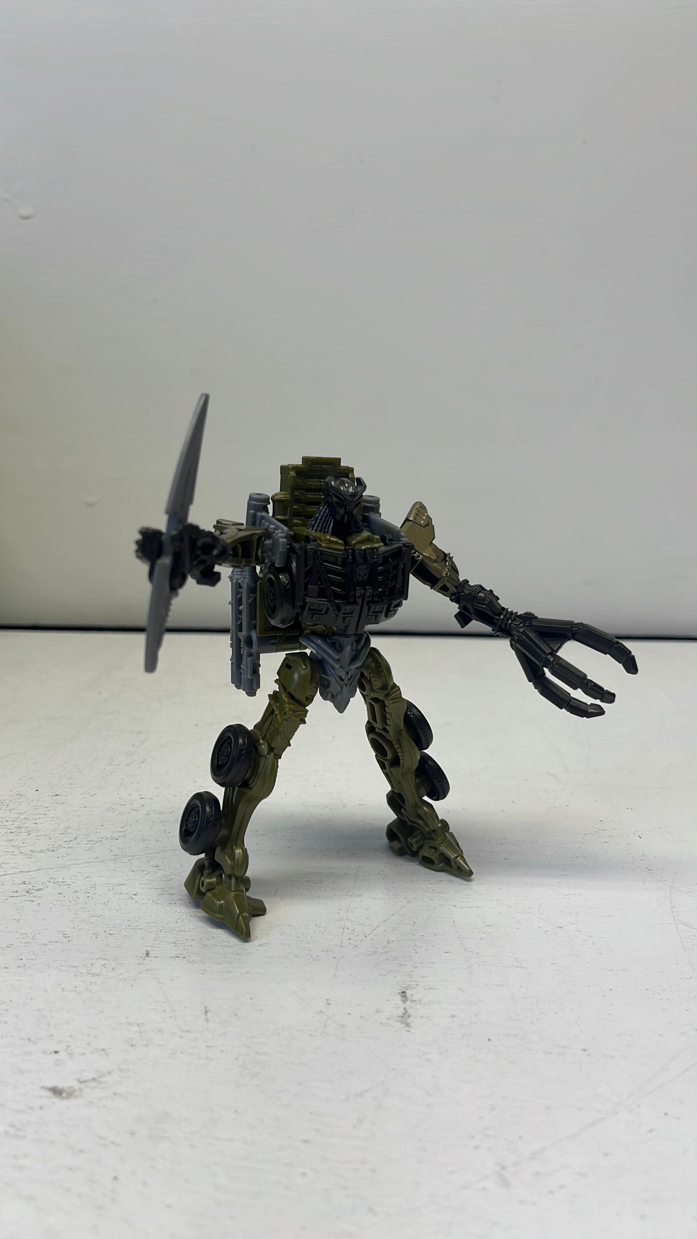 Hasbro Transformers Beast Alliance Scourge Figure 2023 (used) view 4