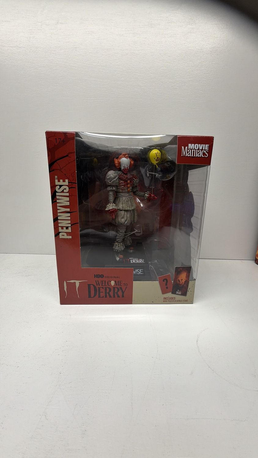 McFarlane Figure | Movie Maniacs Pennywise | IT Welcome to Derry