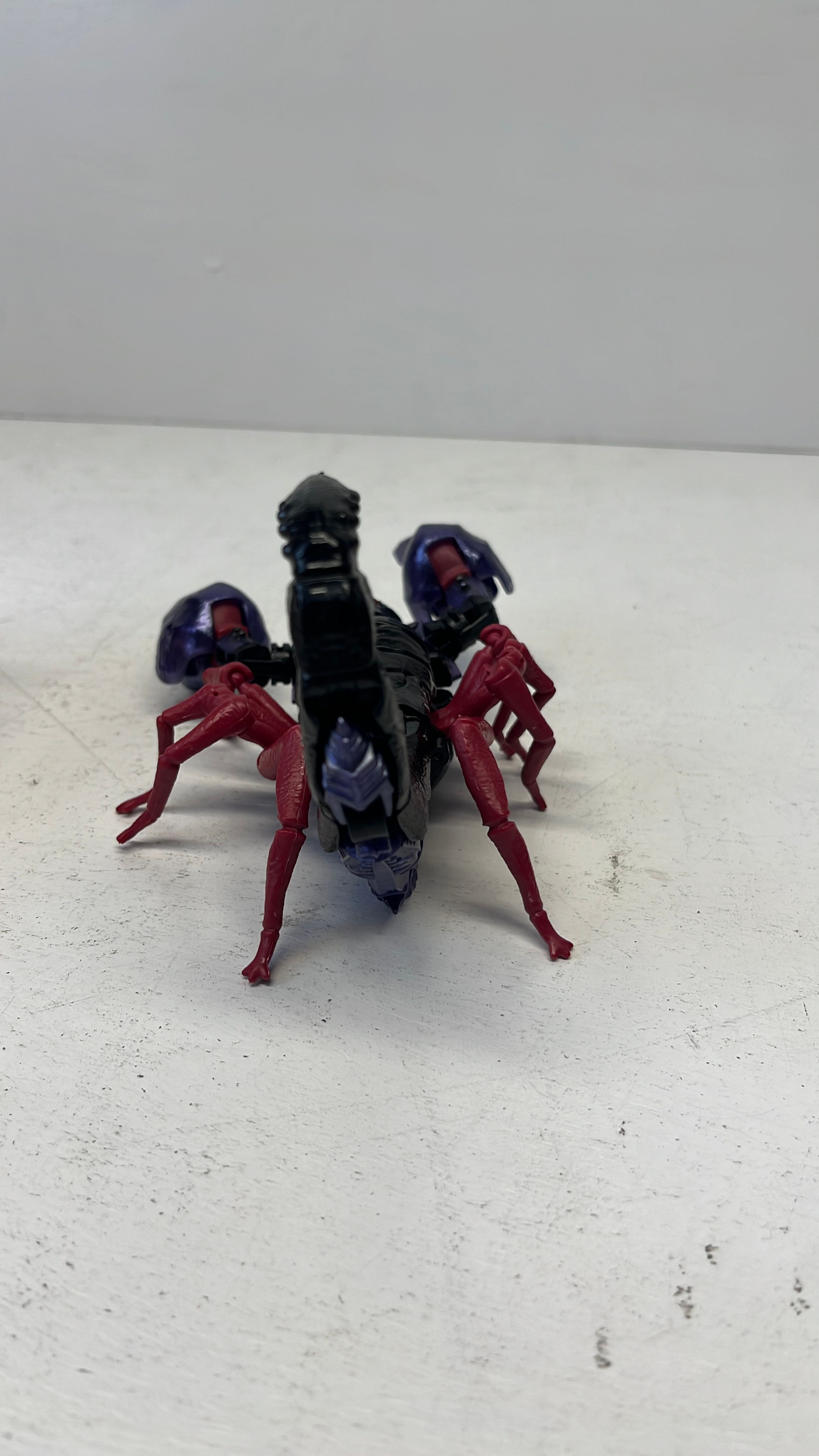 Hasbro Transformers Legacy Scorponok Figure 2022 (used) Missing Head view 3