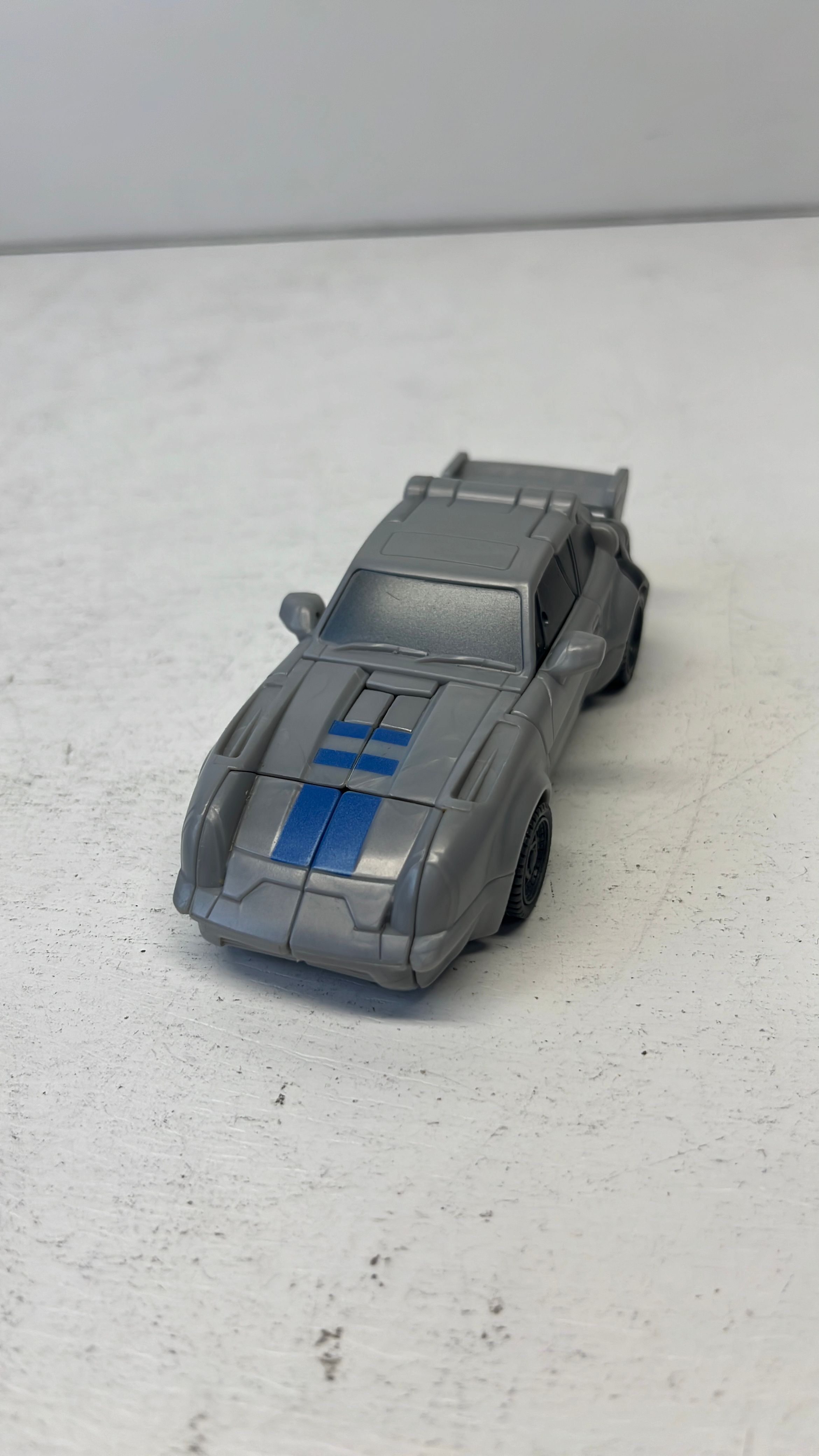 Hasbro Transformers Beast Alliance Mirage Figure 2023 (used) view 2