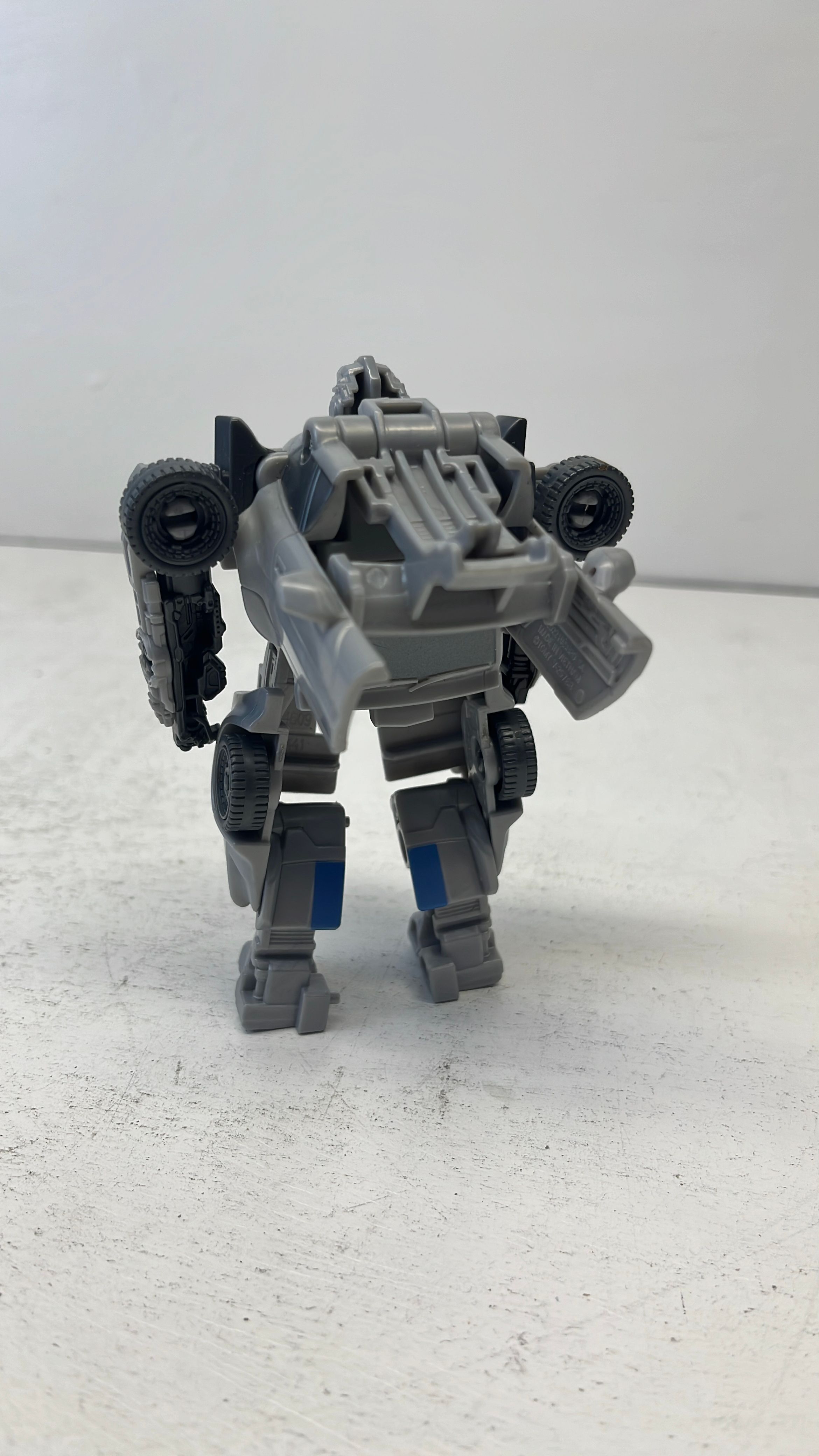 Hasbro Transformers Beast Alliance Mirage Figure 2023 (used) view 5