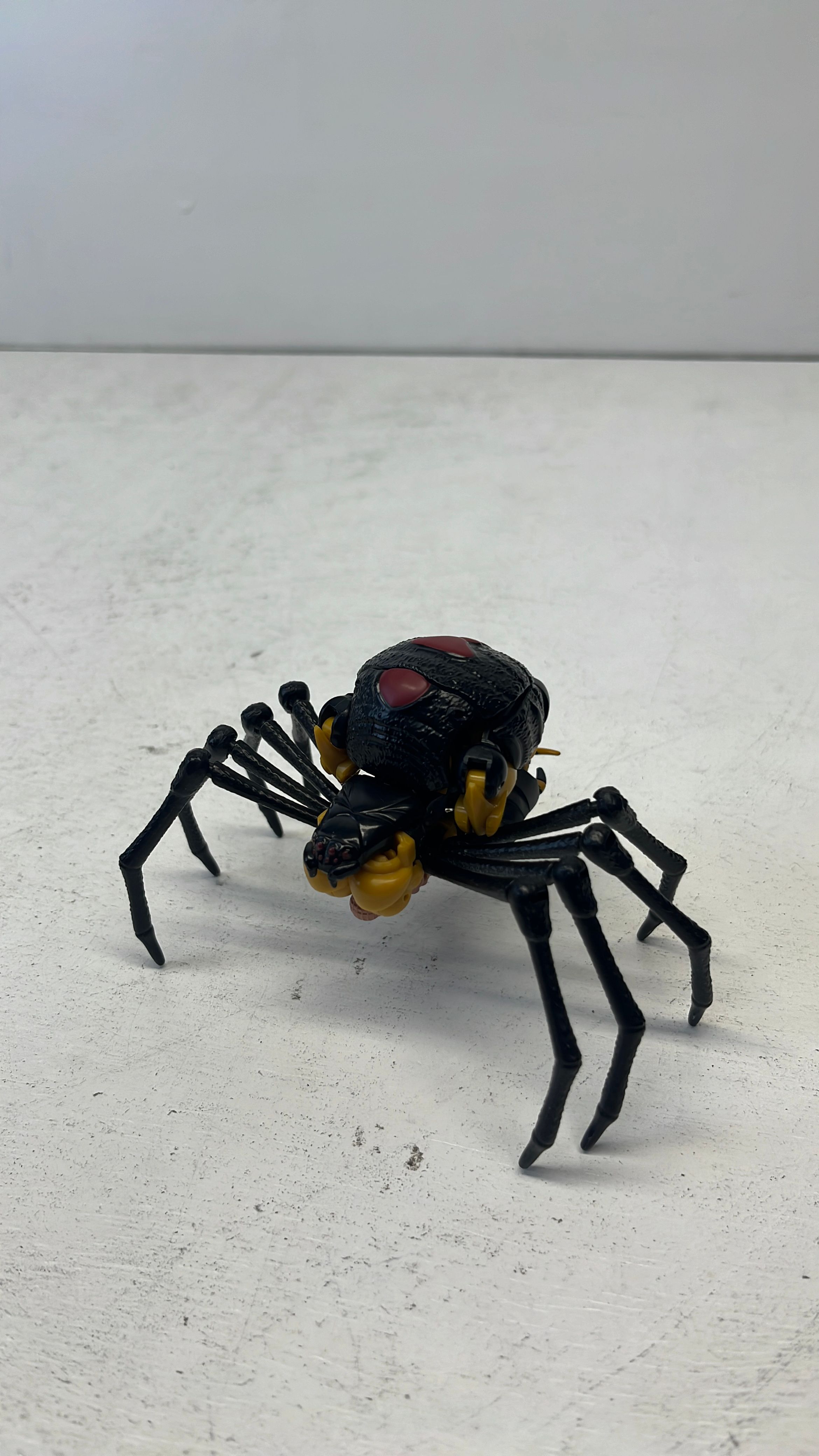 Hasbro Transformers War For Cybertron Kingdom Blackarachnia Figure 2021 (used) view 2