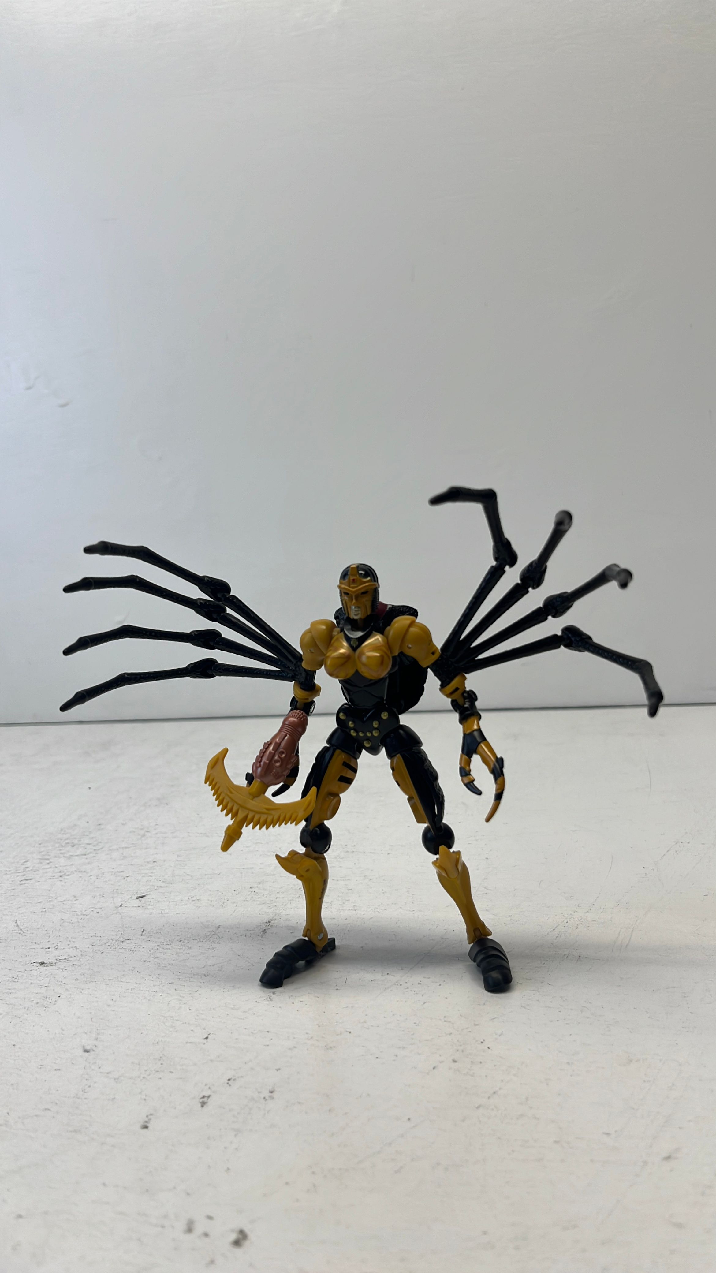 Hasbro Transformers War For Cybertron Kingdom Blackarachnia Figure 2021 (used) view 4