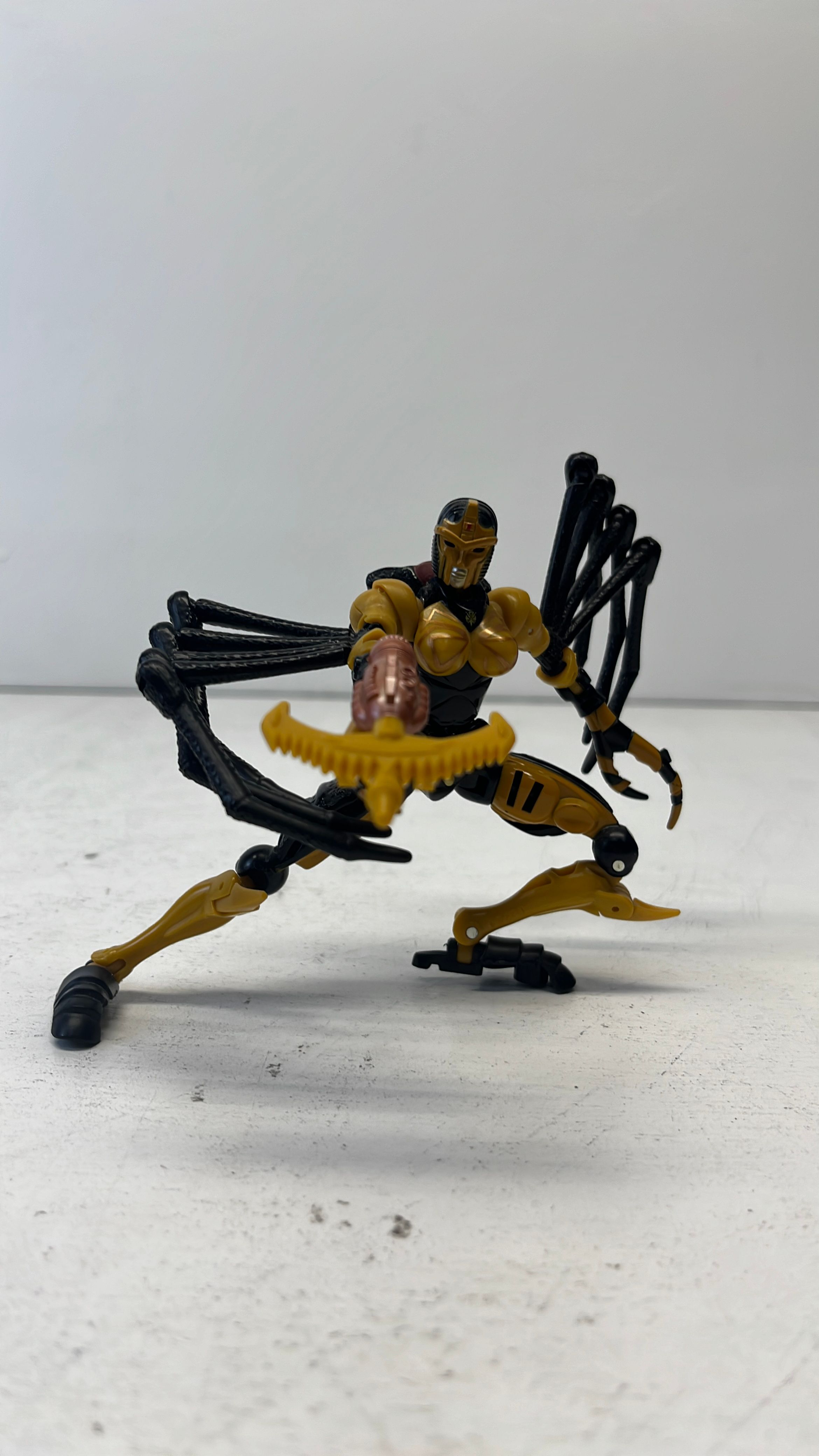 Hasbro Transformers War For Cybertron Kingdom Blackarachnia Figure 2021 (used) view 5