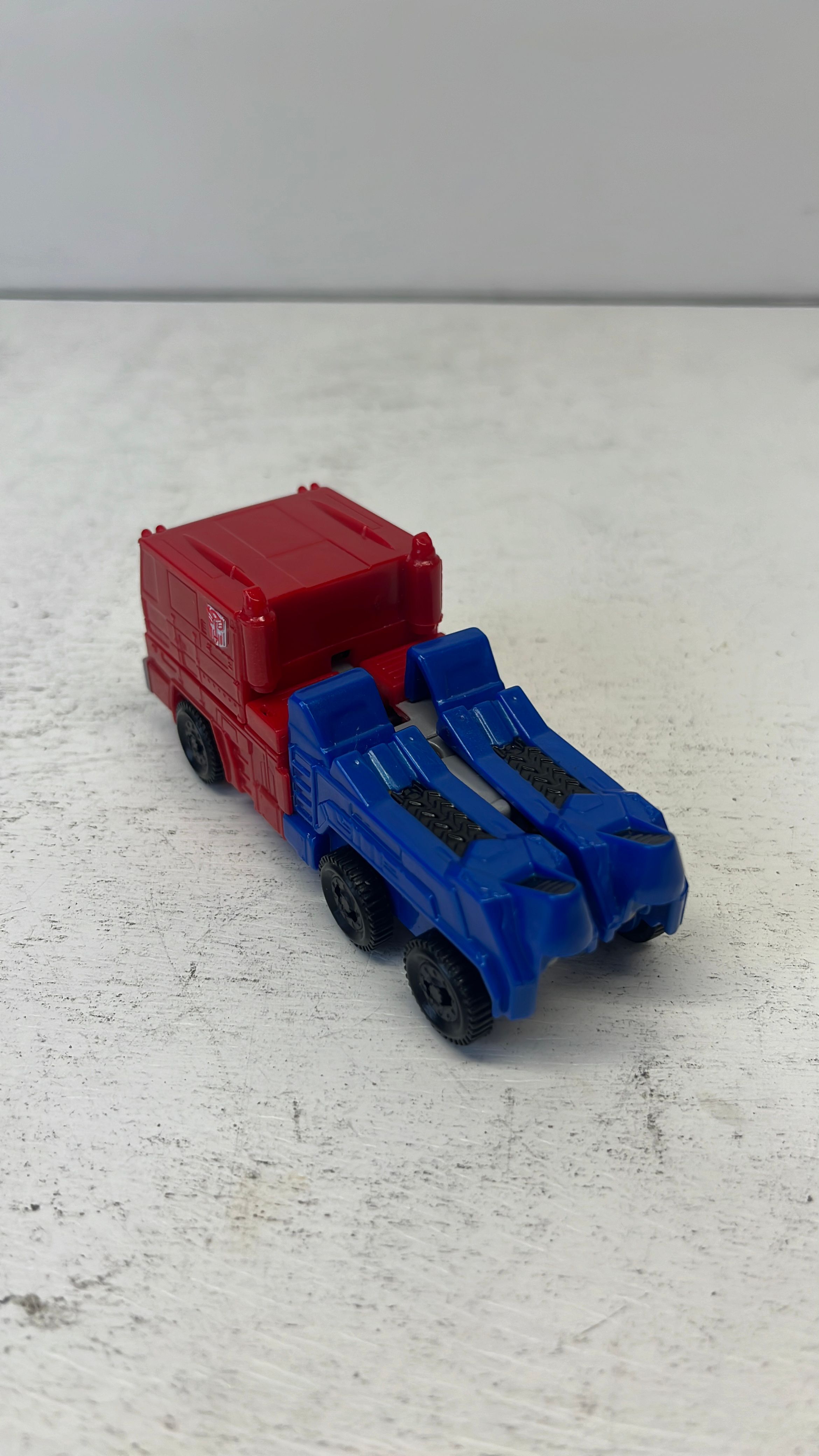 Hasbro Transformers Authentics Optimus Prime Figure (used) 2023 view 4