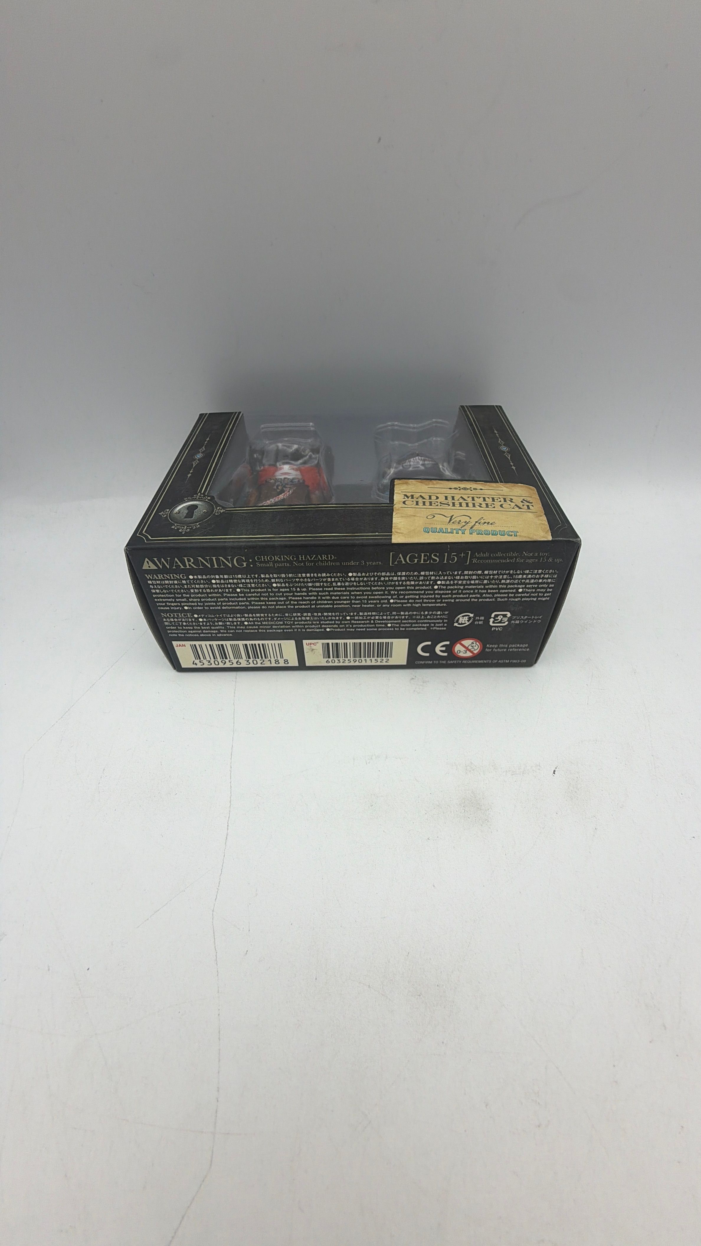 Medicom Bearbrick Disney Alice Wonderland Mad Hatter Cheshire Cat view 2