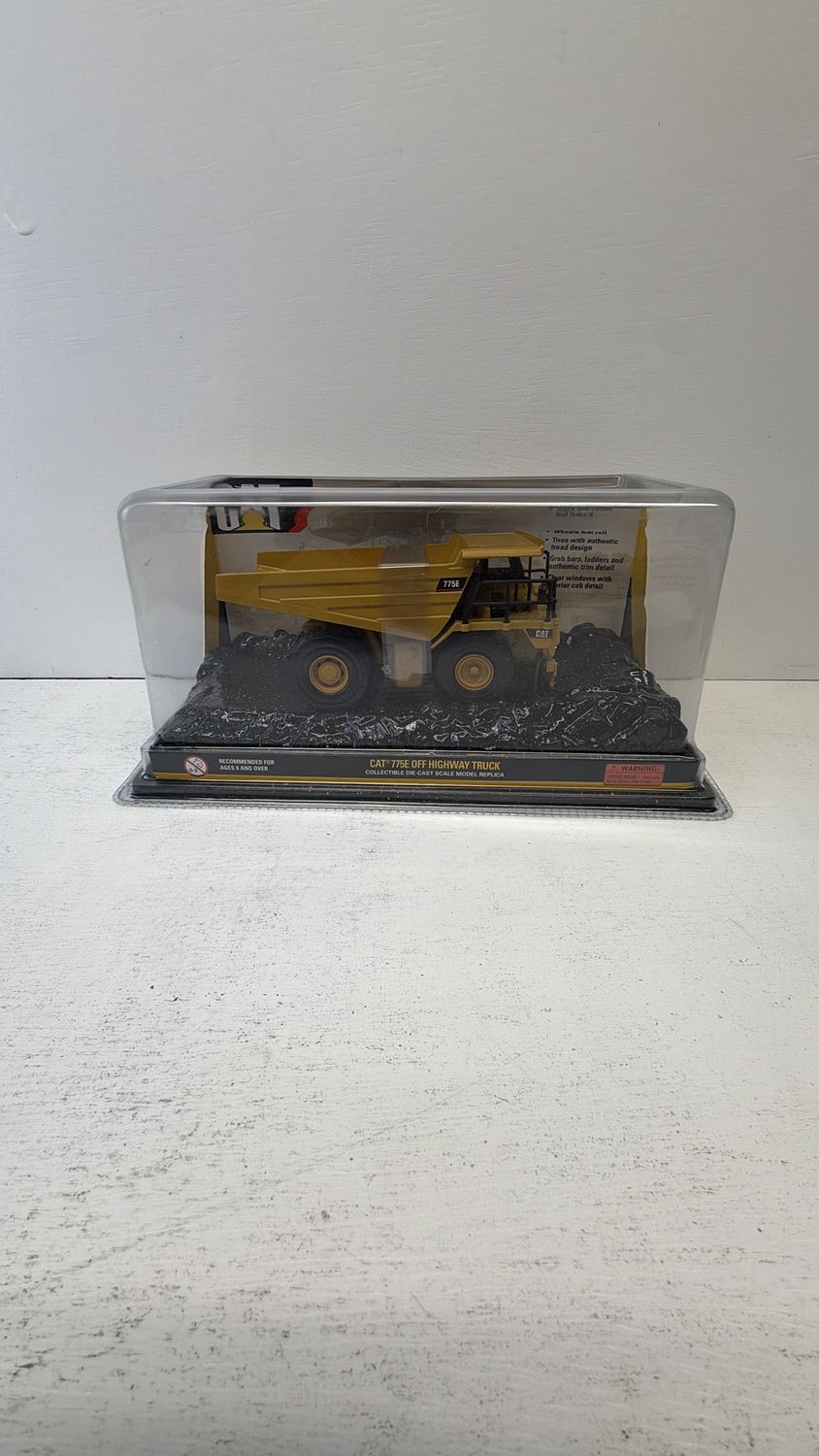 Norscot CAT 775E Off Highway Truck 1:64 Darkish Yellow New Sealed