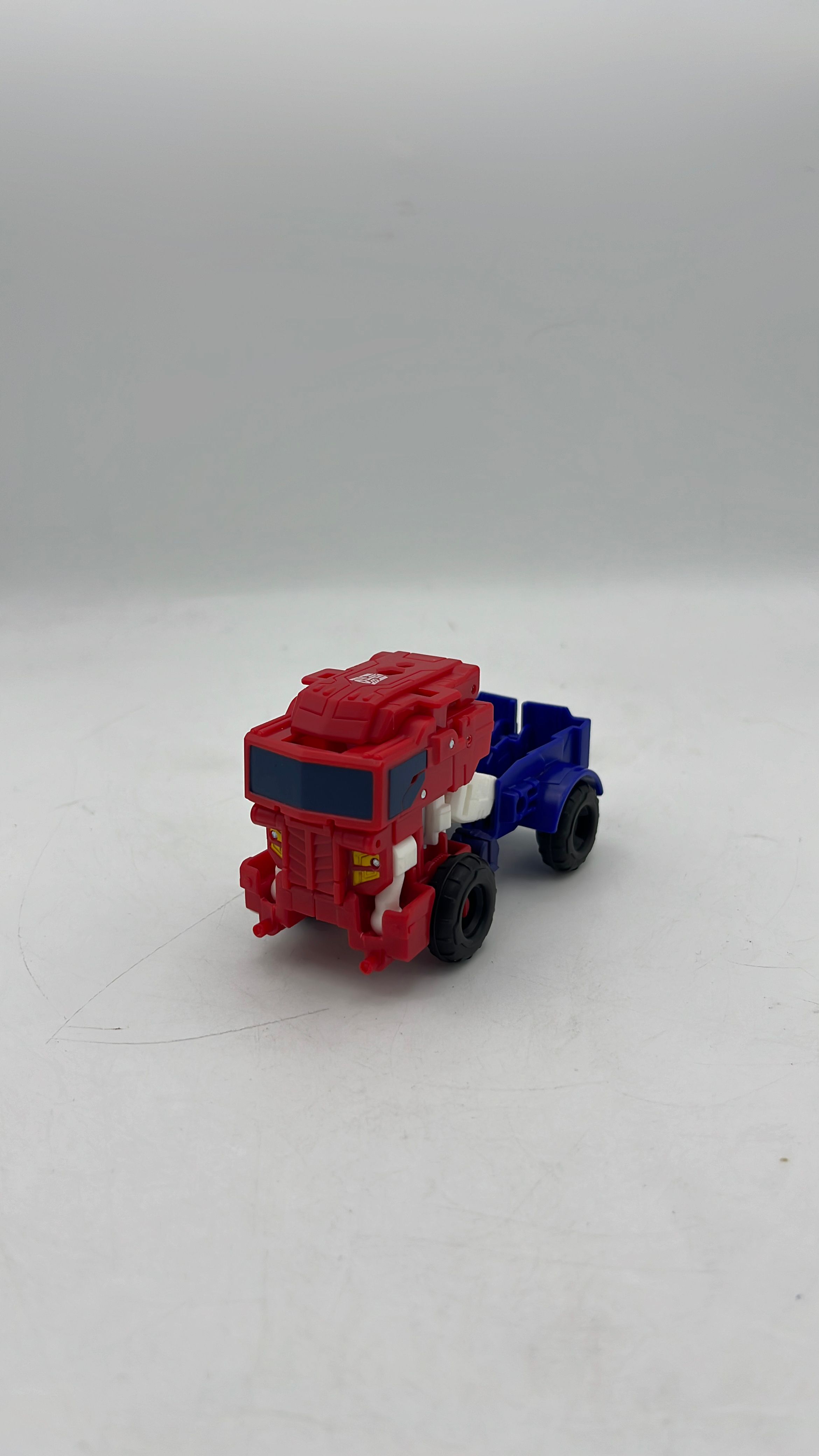 Hasbro Transformers Cyberworld Optimus Prime Figure 2025 (used) view 3