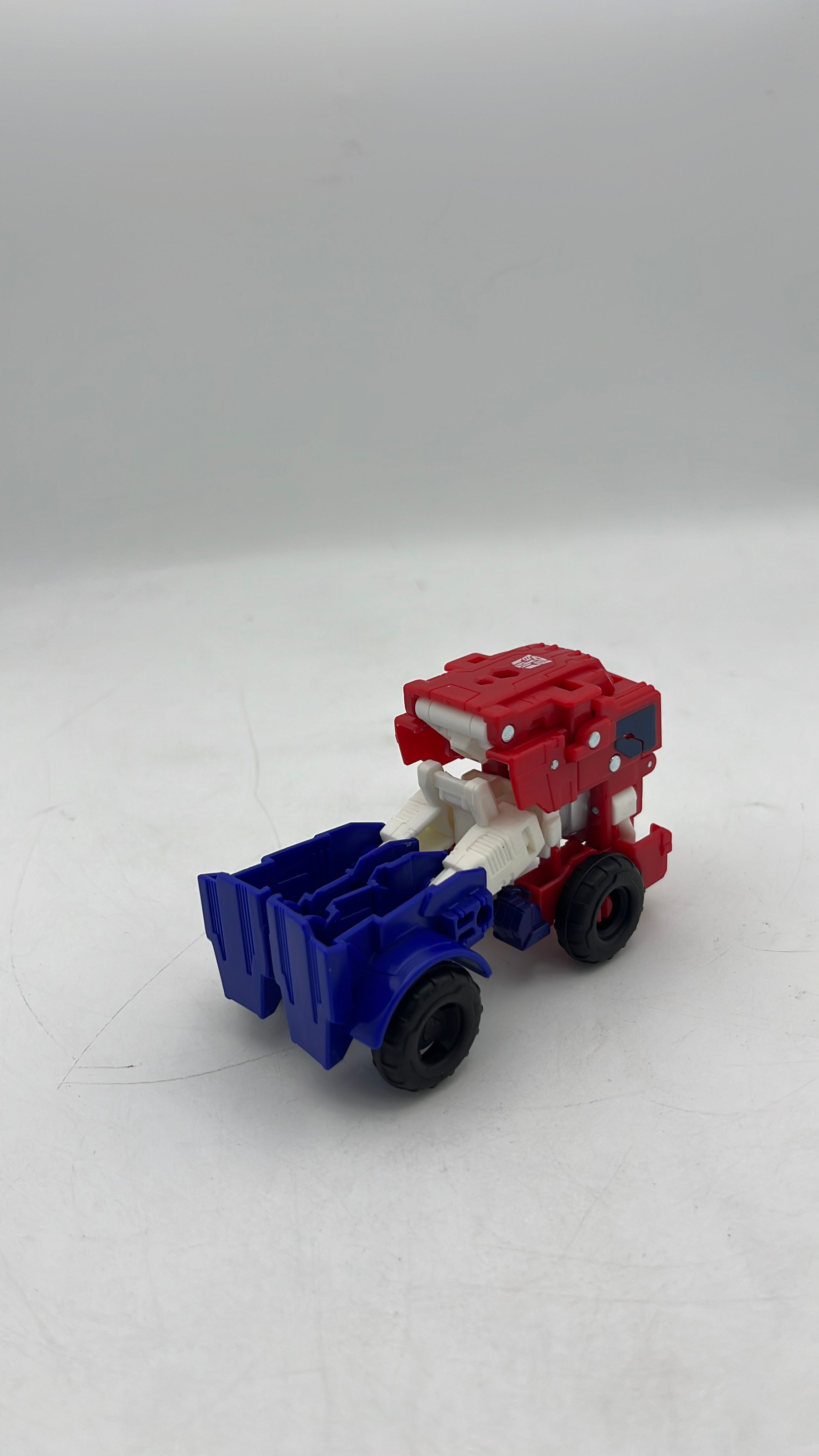 Hasbro Transformers Cyberworld Optimus Prime Figure 2025 (used) view 4
