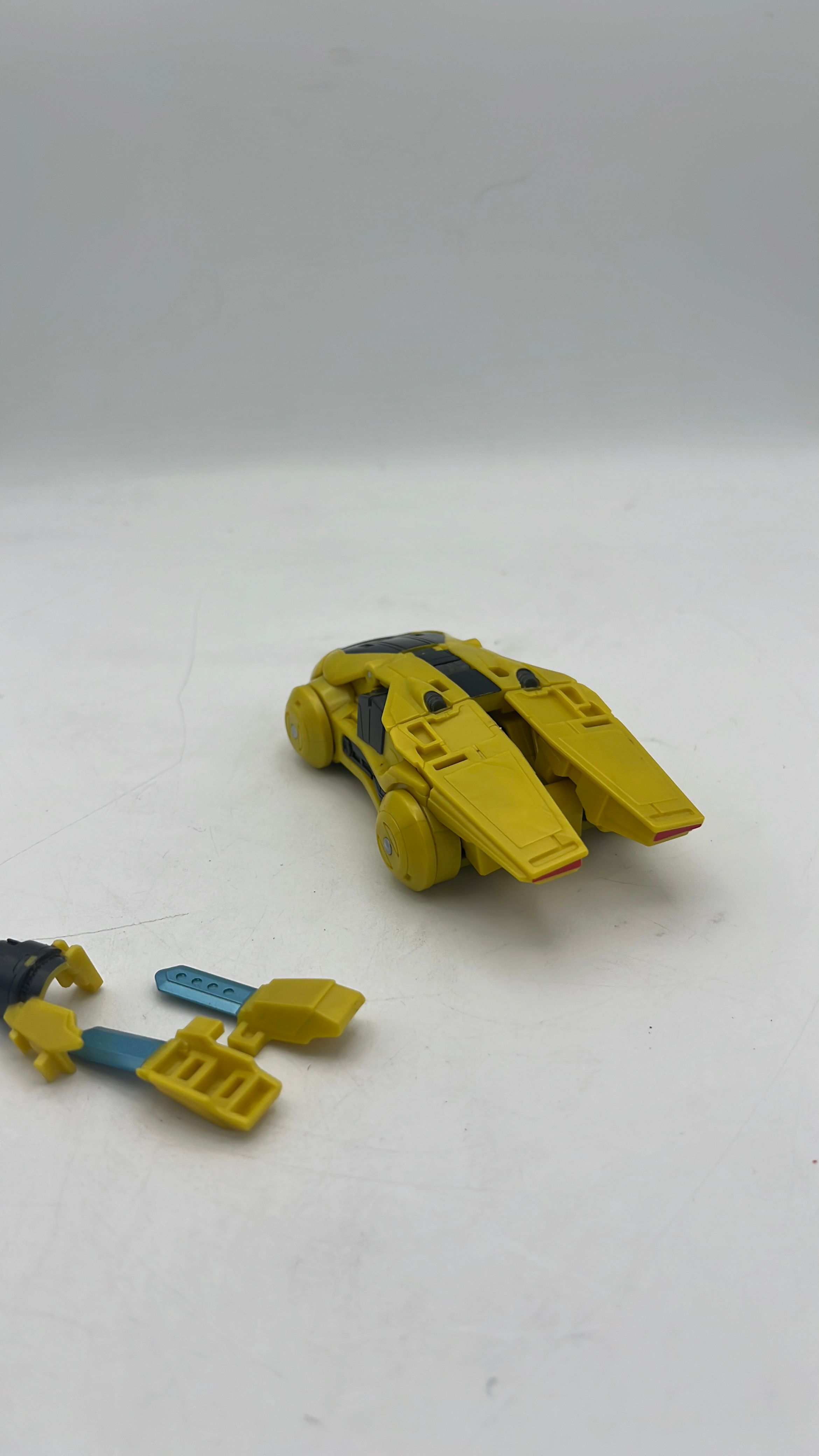 Hasbro Transformers One B-127 Figure 2024 (used) view 3
