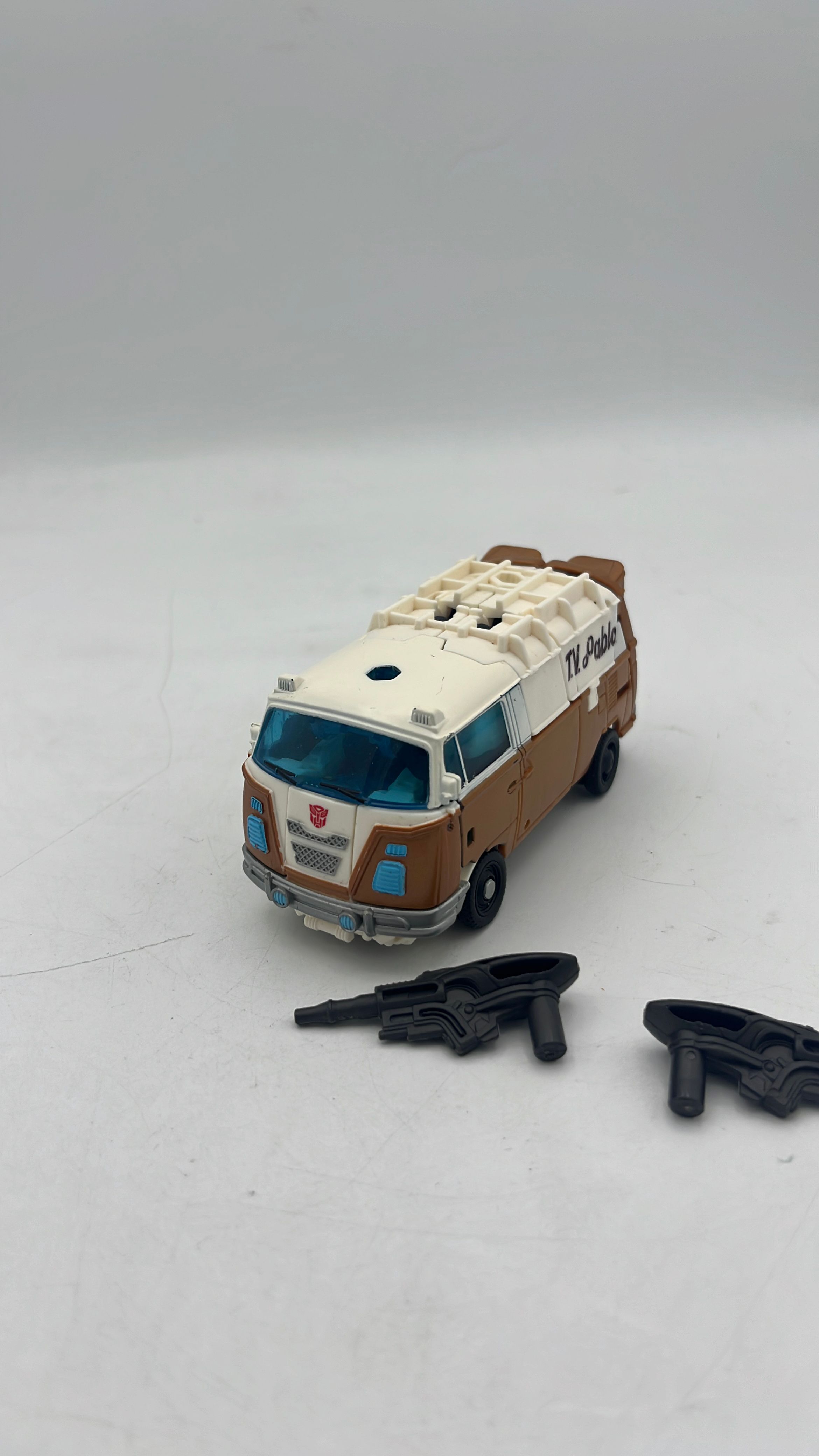 Hasbro Transformers Beast Alliance Wheeljack Figure 2023 (used) view 3