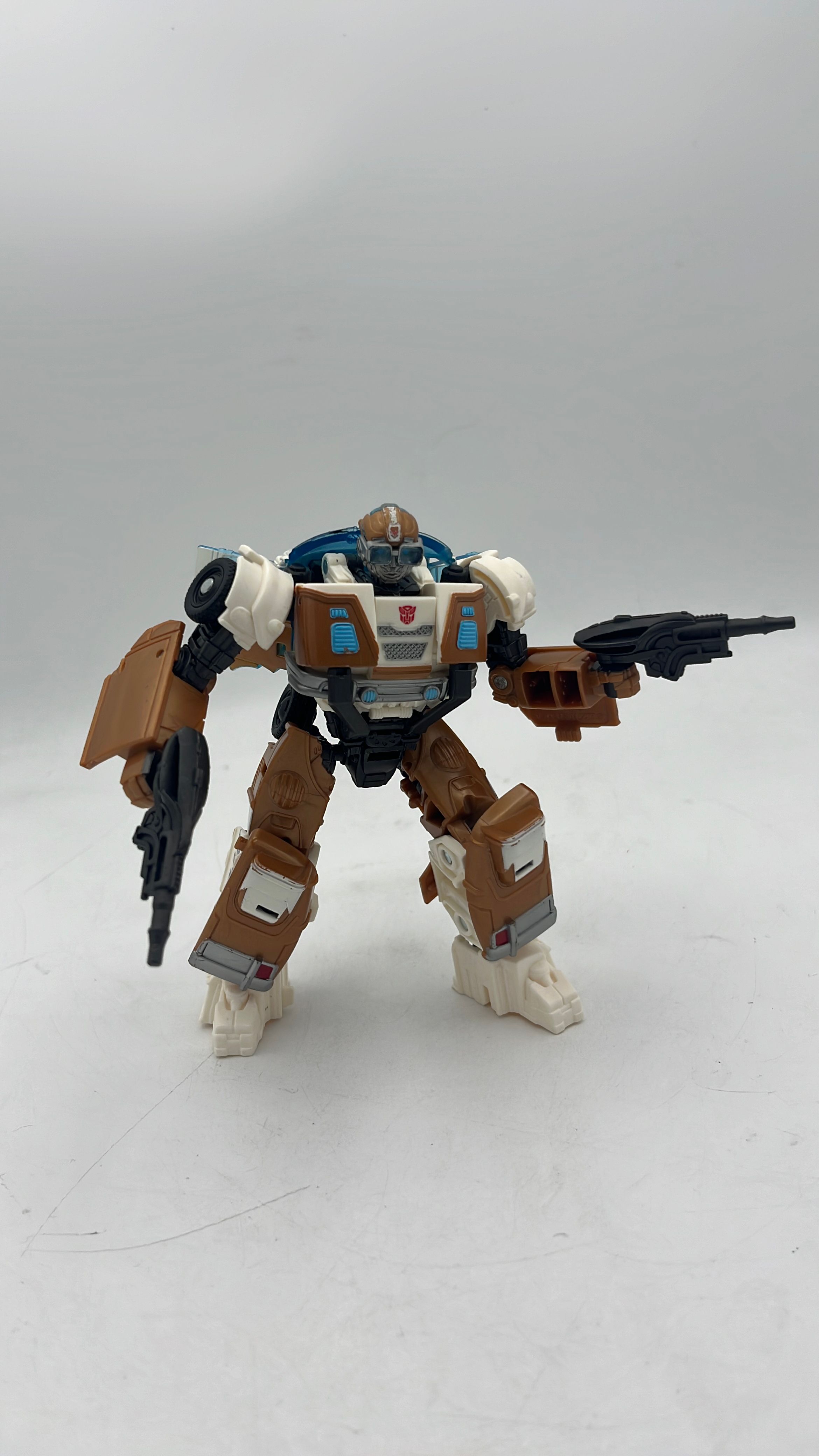 Hasbro Transformers Beast Alliance Wheeljack Figure 2023 (used) view 6