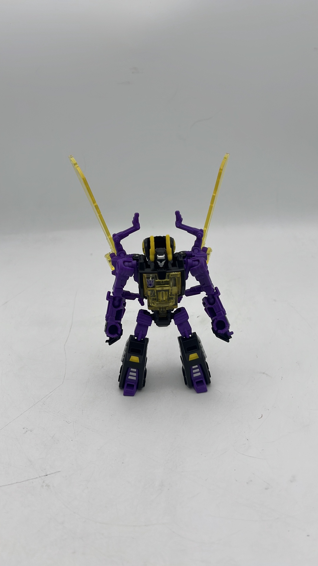 Hasbro Transformers Titans Return Kickback Figure 2016 (used)