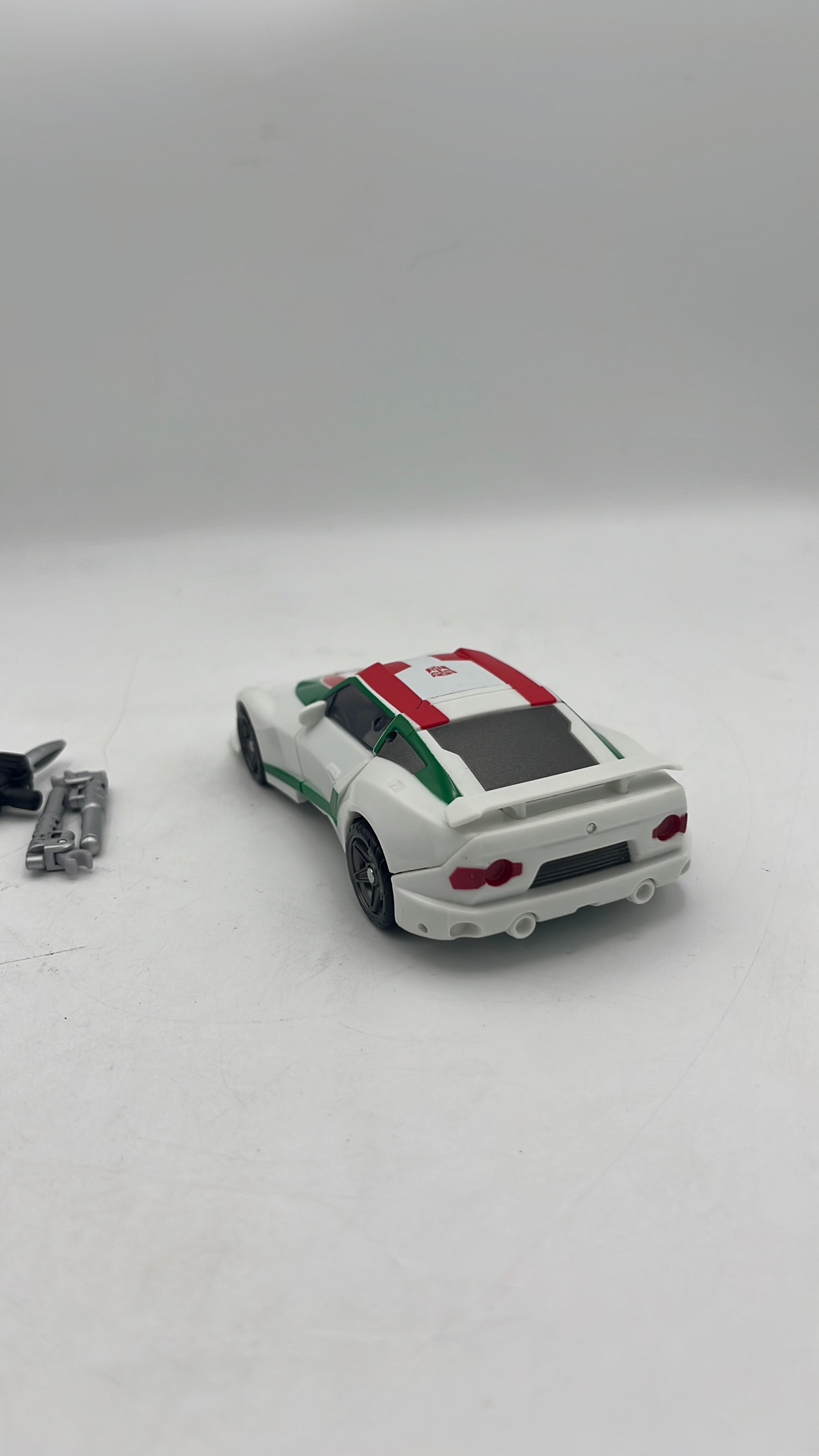 Hasbro Transformers Generations Wheeljack Figure 2011 (used) view 3
