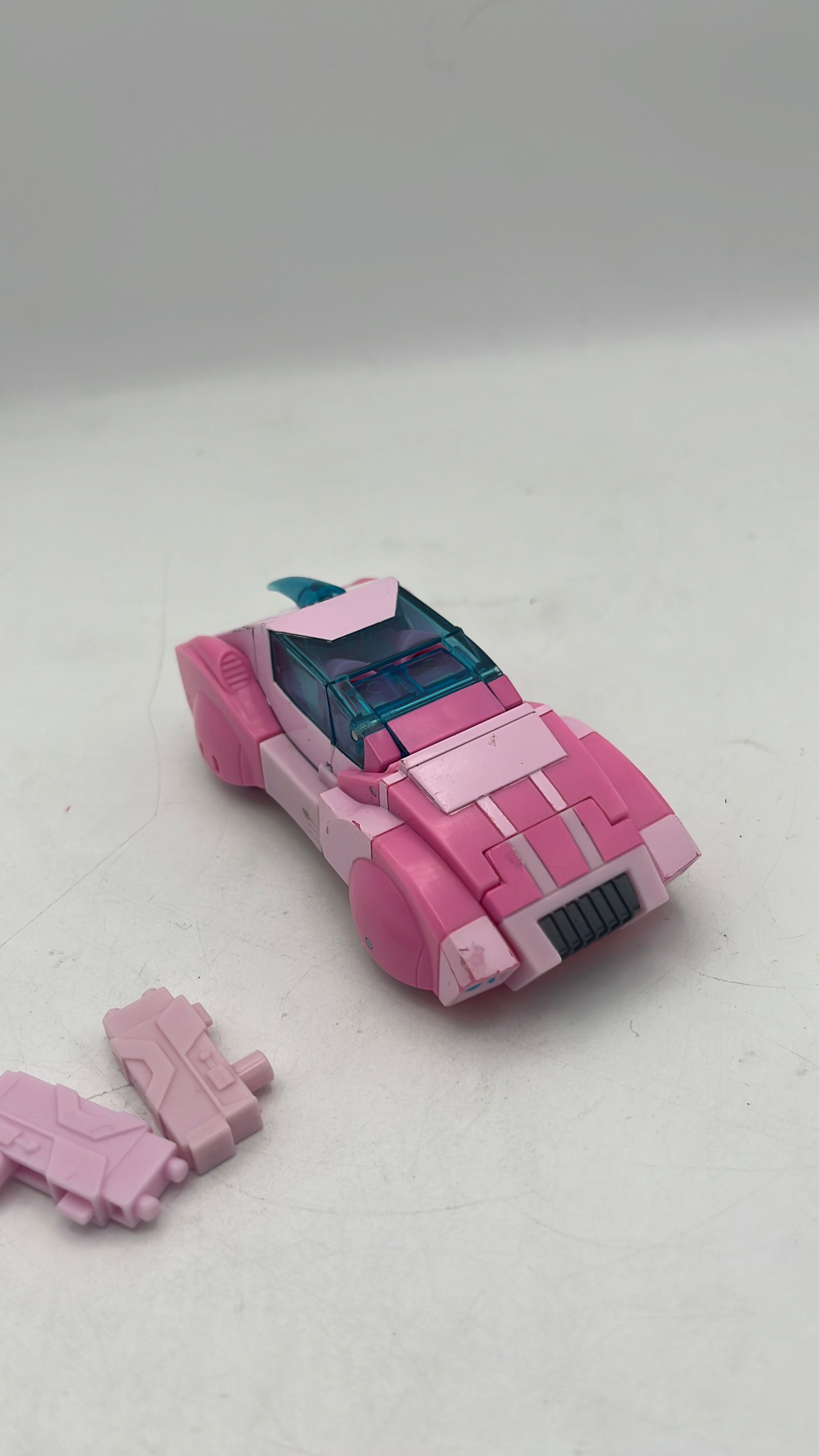 Hasbro Transformers Cyberverse Arcee Warrior Class Figure 2020 (used) Incomplete view 2