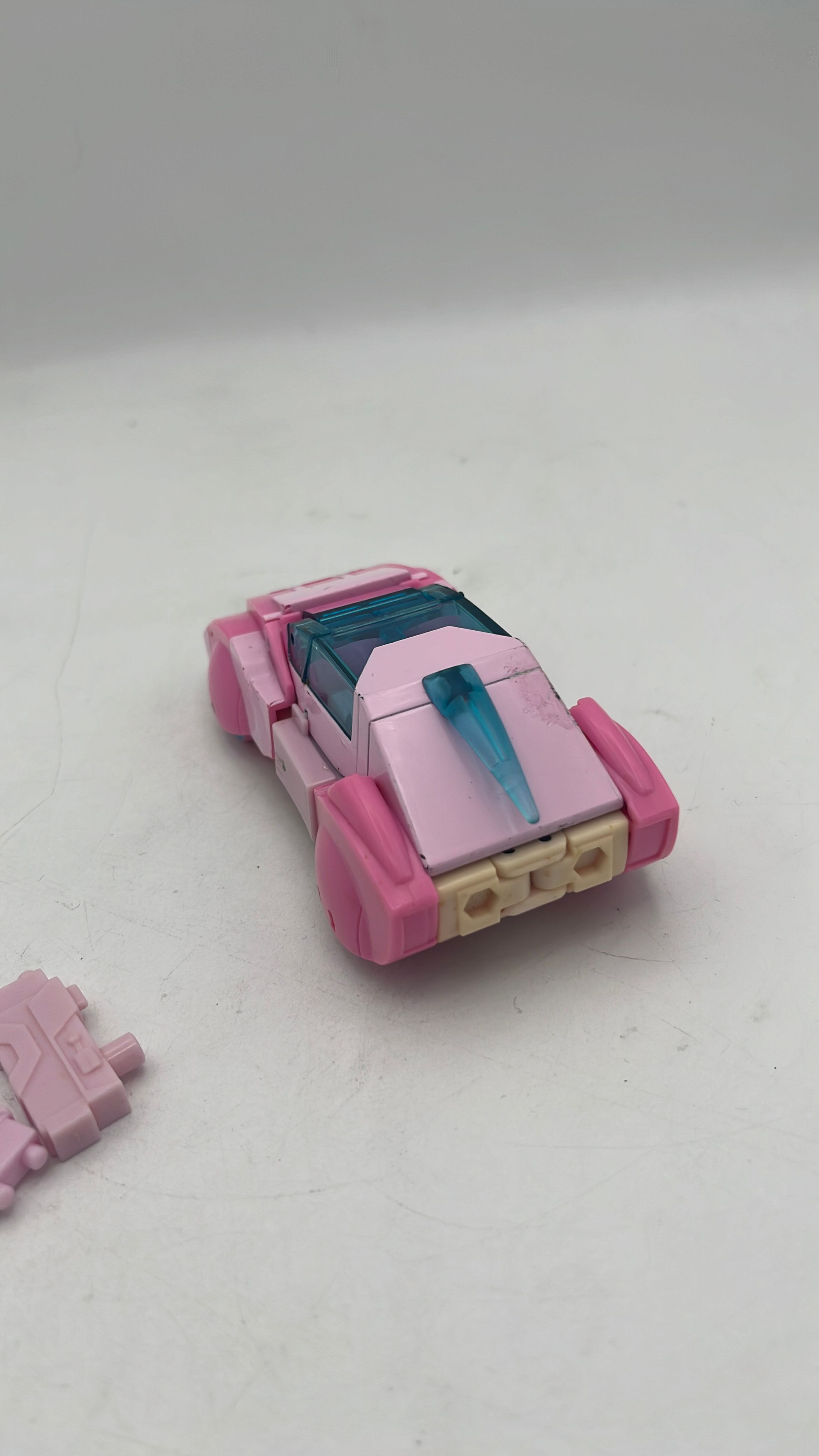 Hasbro Transformers Cyberverse Arcee Warrior Class Figure 2020 (used) Incomplete view 3