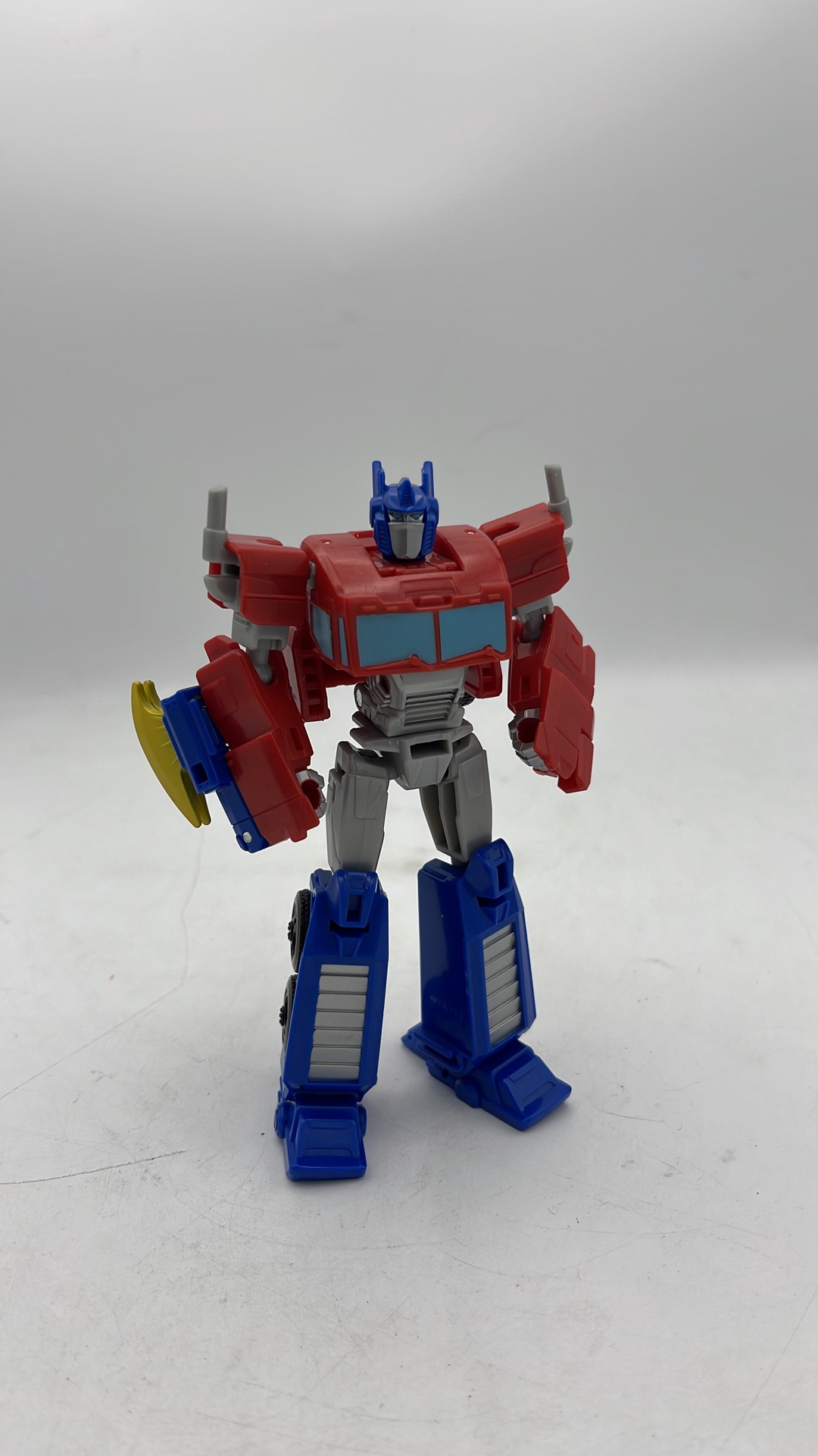 Hasbro Transformers Earthspark Oprimus Prime Figure 2023 (used)