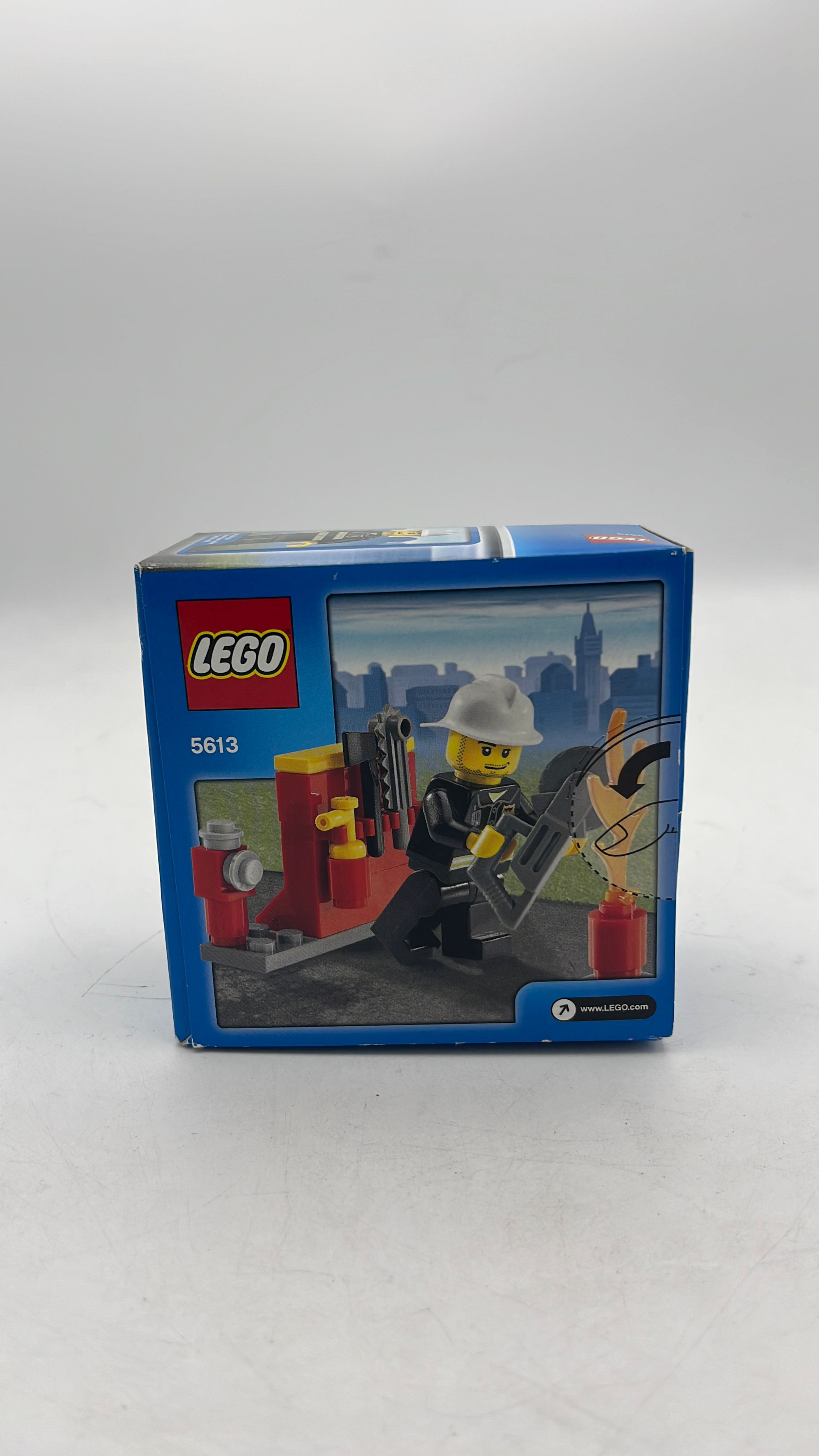 Lego 5613 City Firefighter 2008 view 3