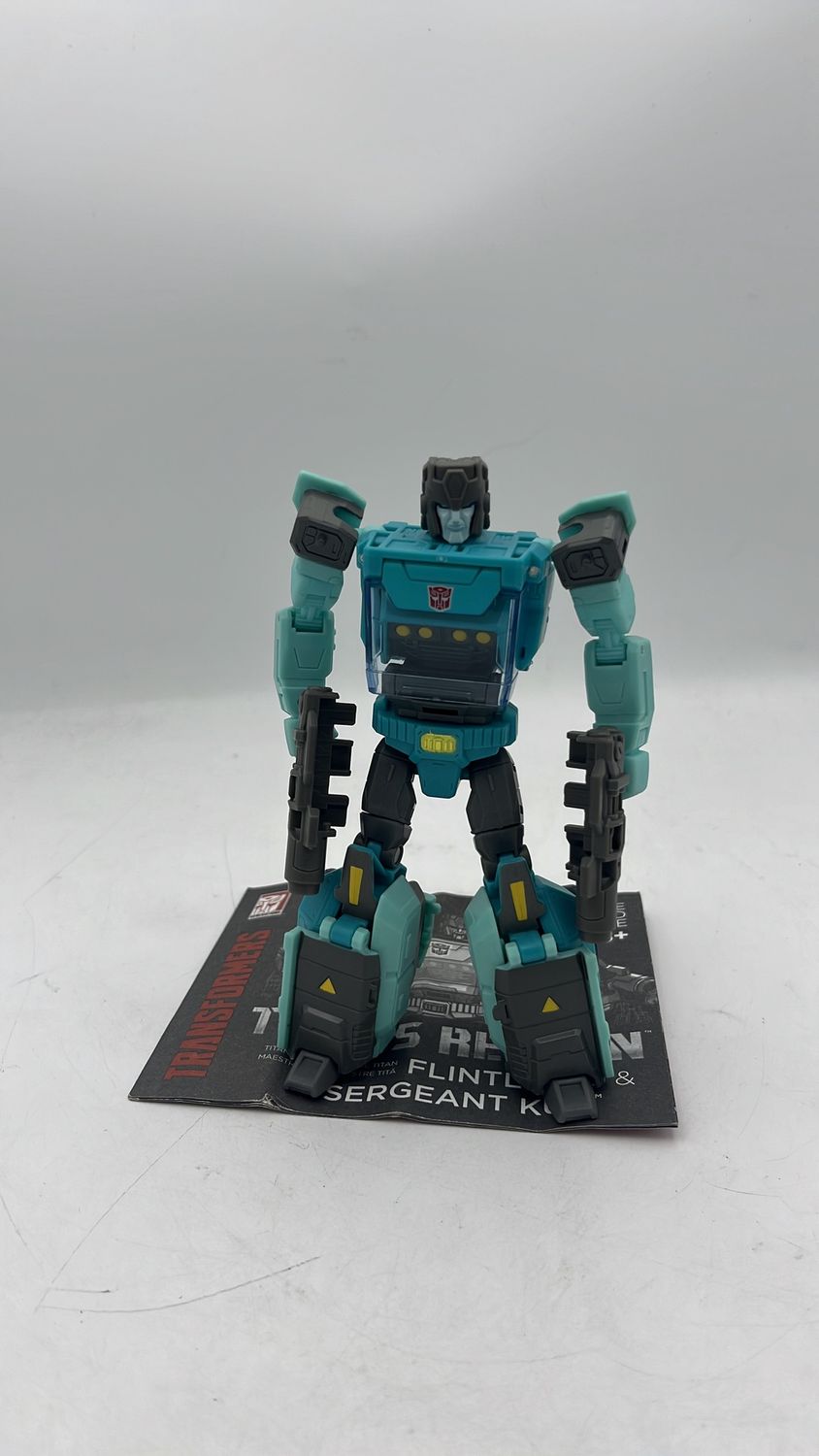 Hasbro Transformers Titans Return Sergeant Kup Figure 2016 (used)