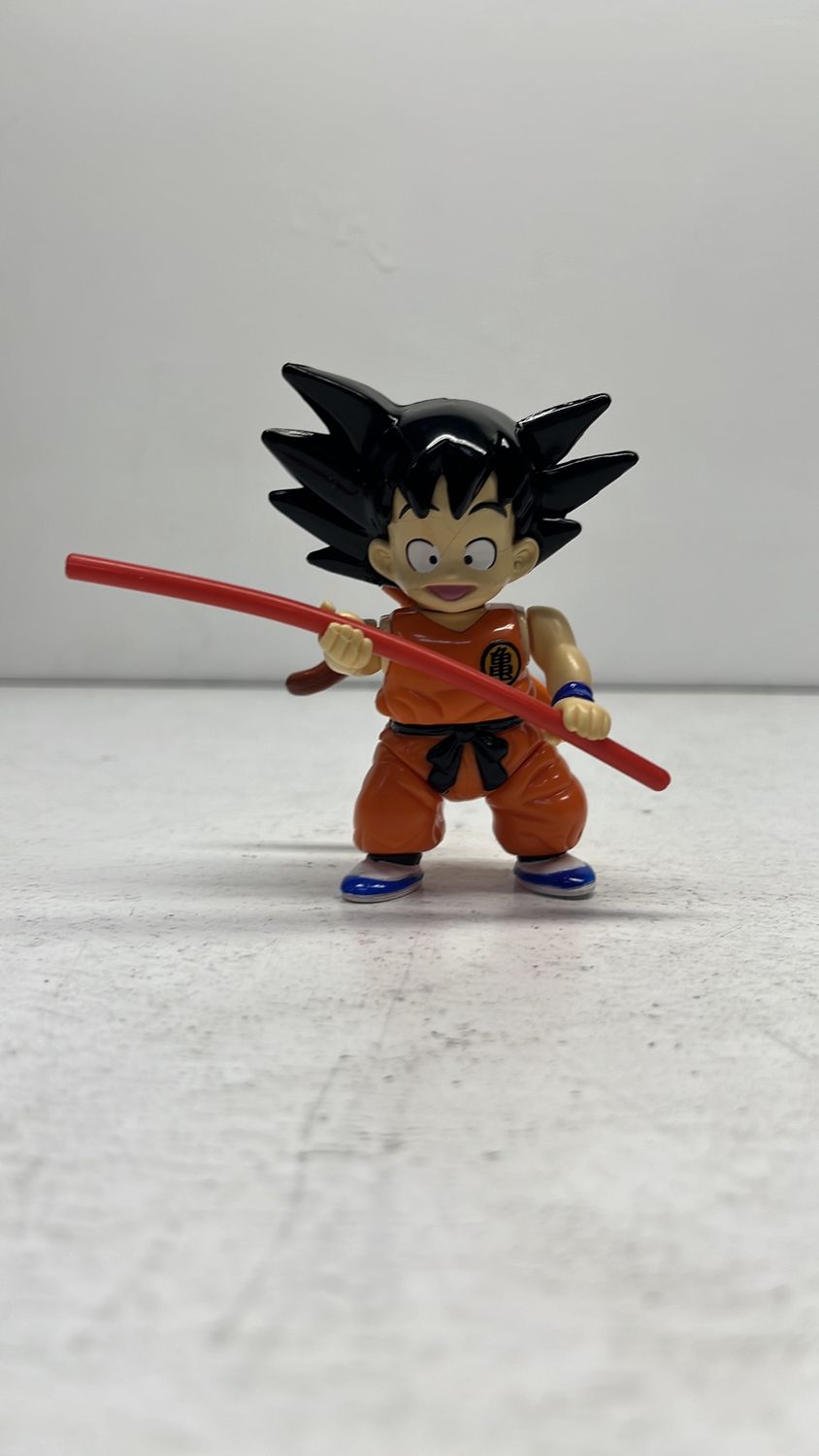 Bandai Dragon Ball Staff Slashing Goku Vintage Figure 1995 (used)
