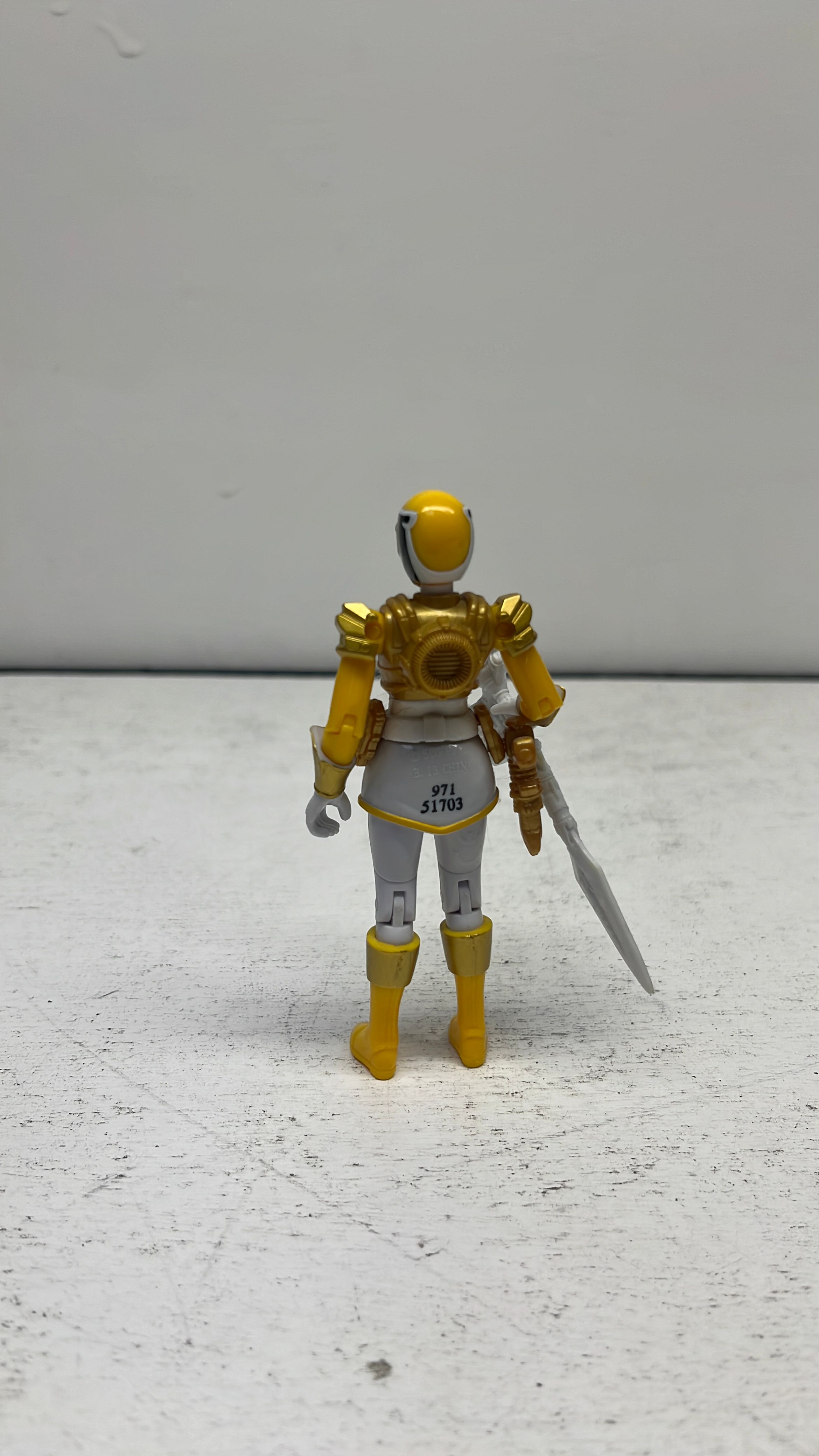 Bandai Power Rangers Megaforce Ultra Yellow Ranger Figure 2013 (used) view 4