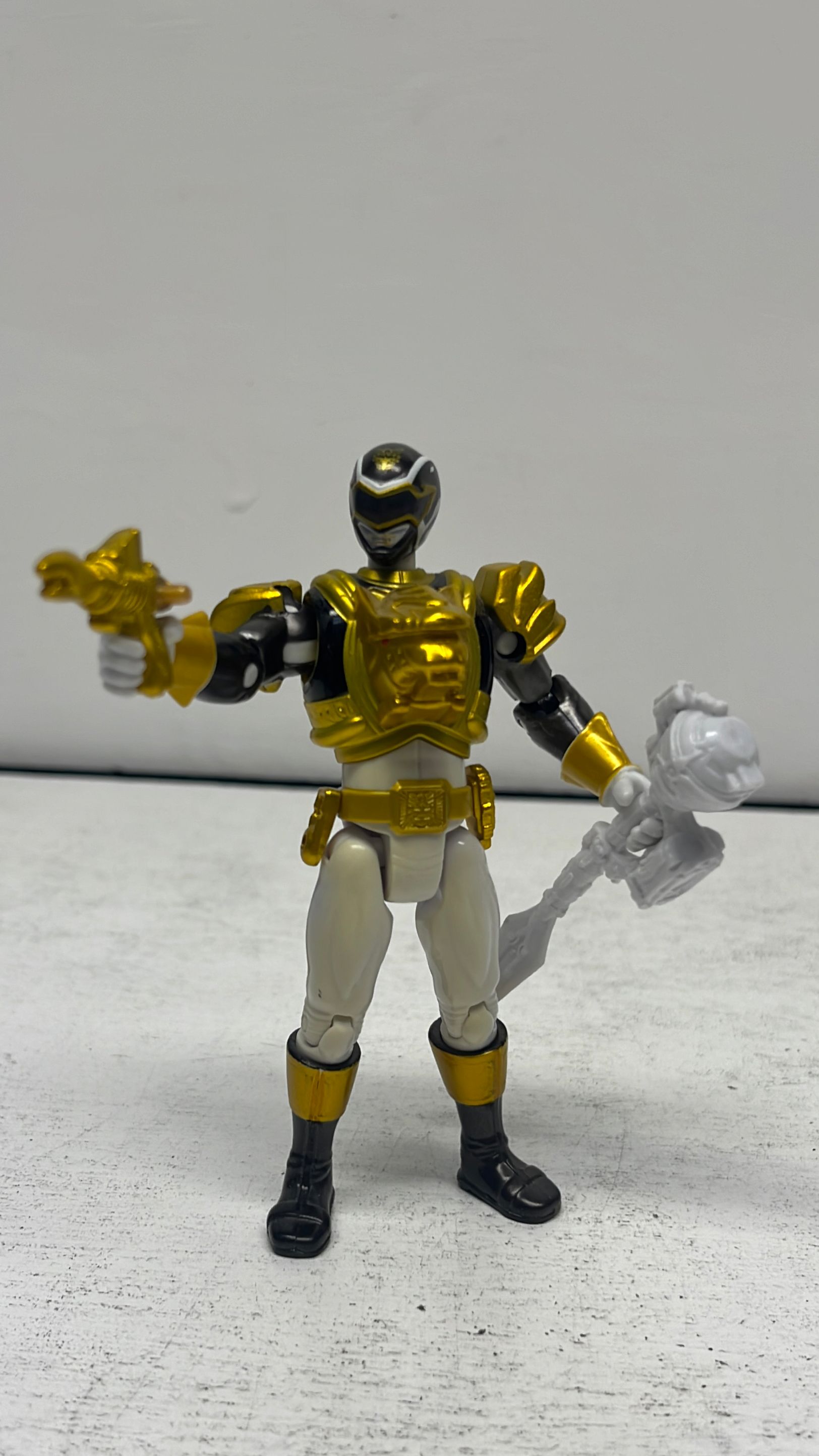 Bandai Power Rangers Megaforce Ultra Metalic Force Black Ranger Figure 2013 (used) view 3
