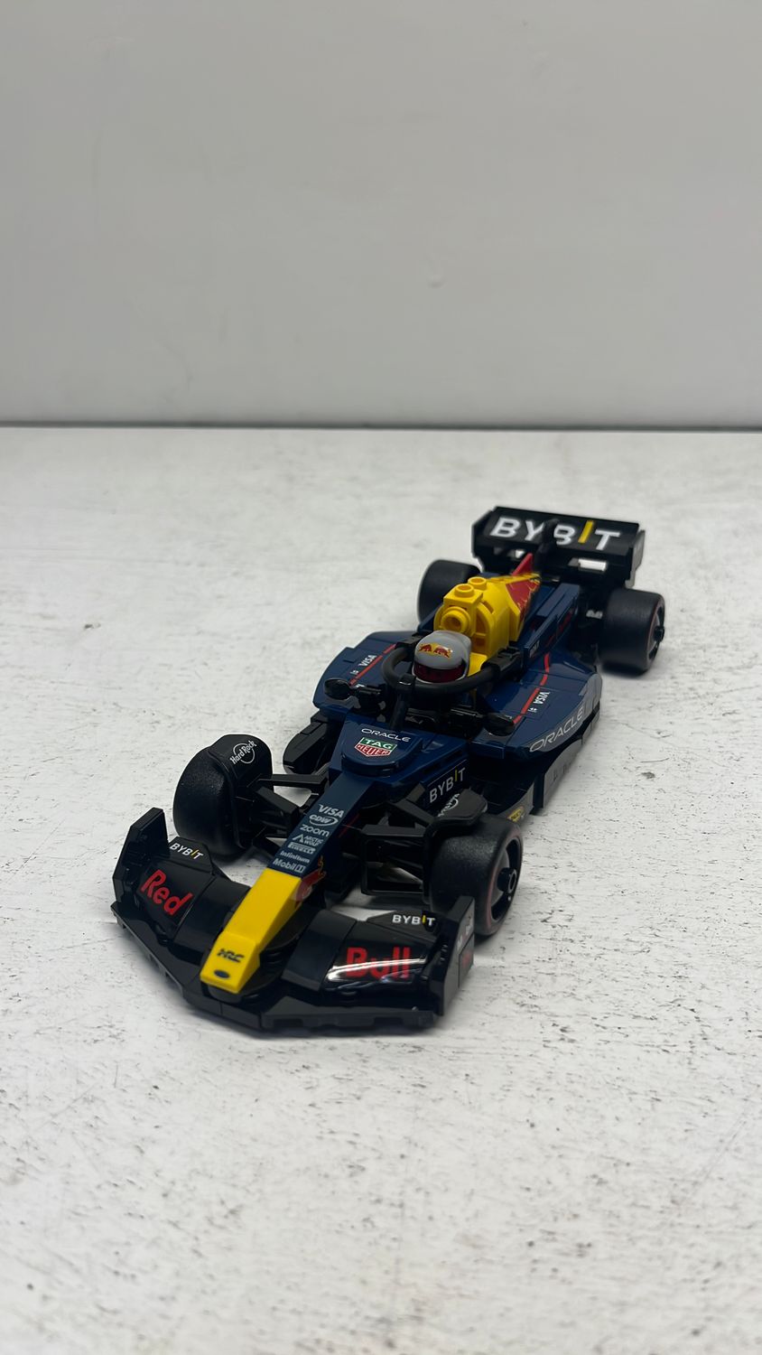 Lego 77243 Speed Champions Oracle Red Bull Racing RB20 2025 (used)