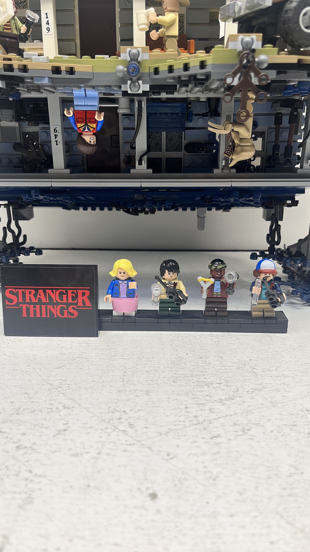 Lego 75810 Stranger Things The Upside Down 2019 (used) view 29