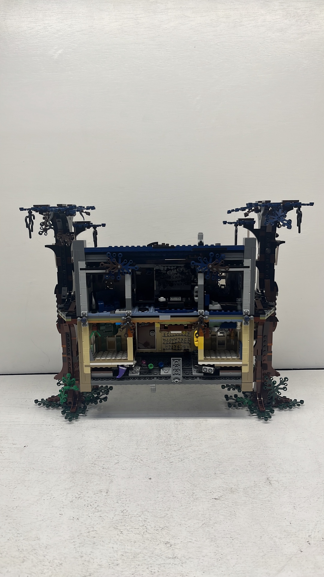 Lego 75810 Stranger Things The Upside Down 2019 (used) view 17