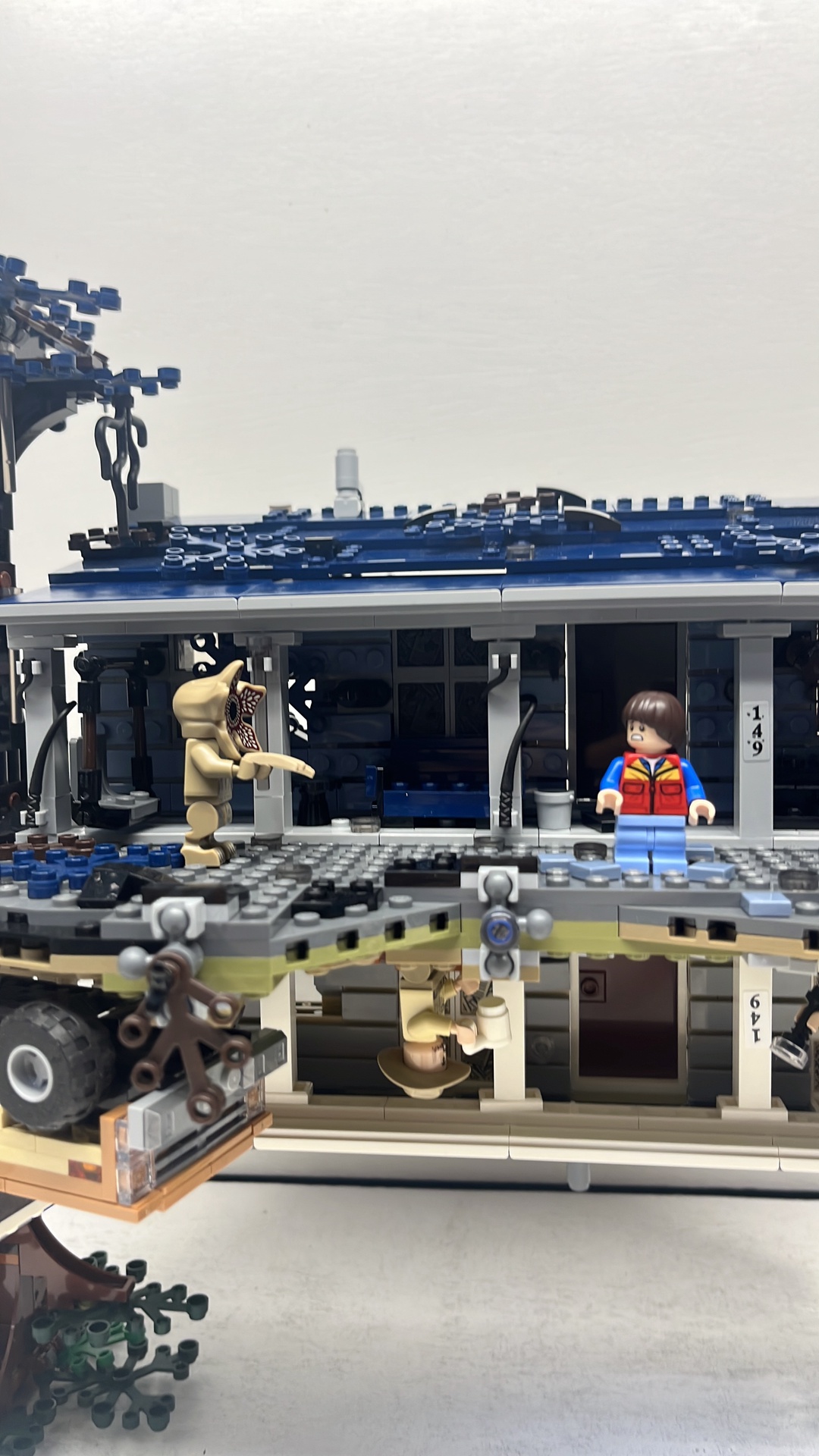 Lego 75810 Stranger Things The Upside Down 2019 (used) view 27