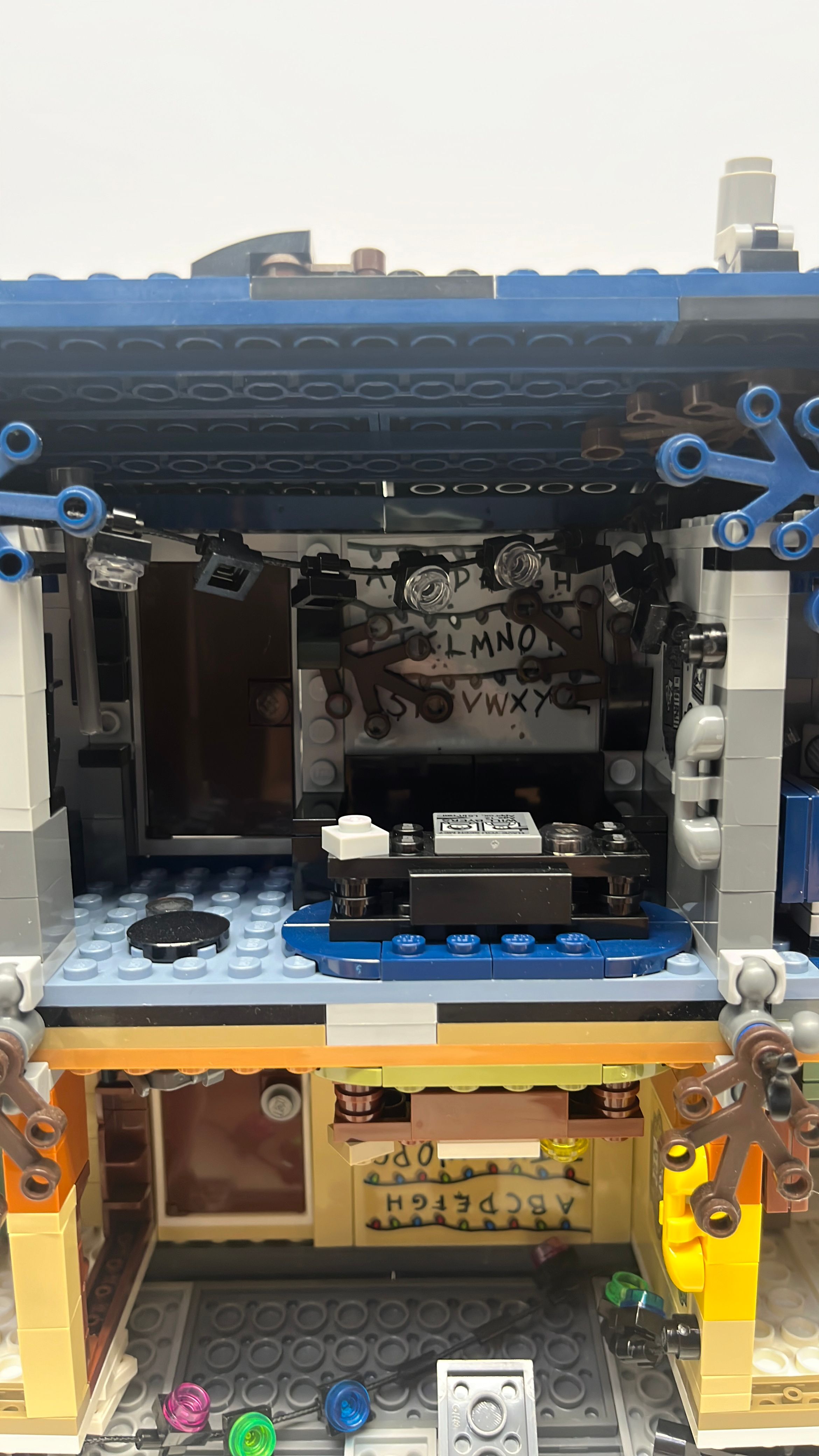 Lego 75810 Stranger Things The Upside Down 2019 (used) view 3