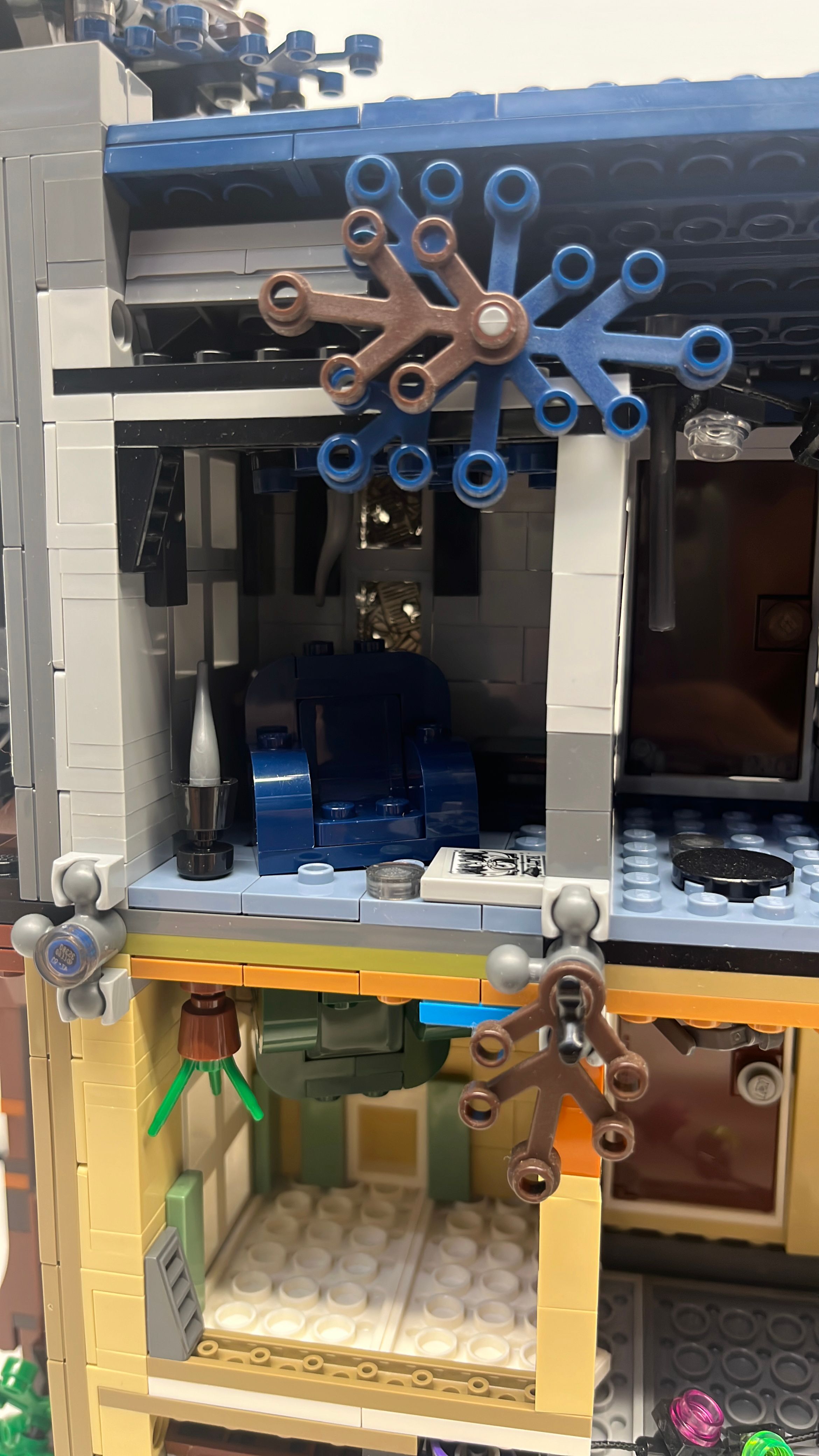 Lego 75810 Stranger Things The Upside Down 2019 (used) view 4