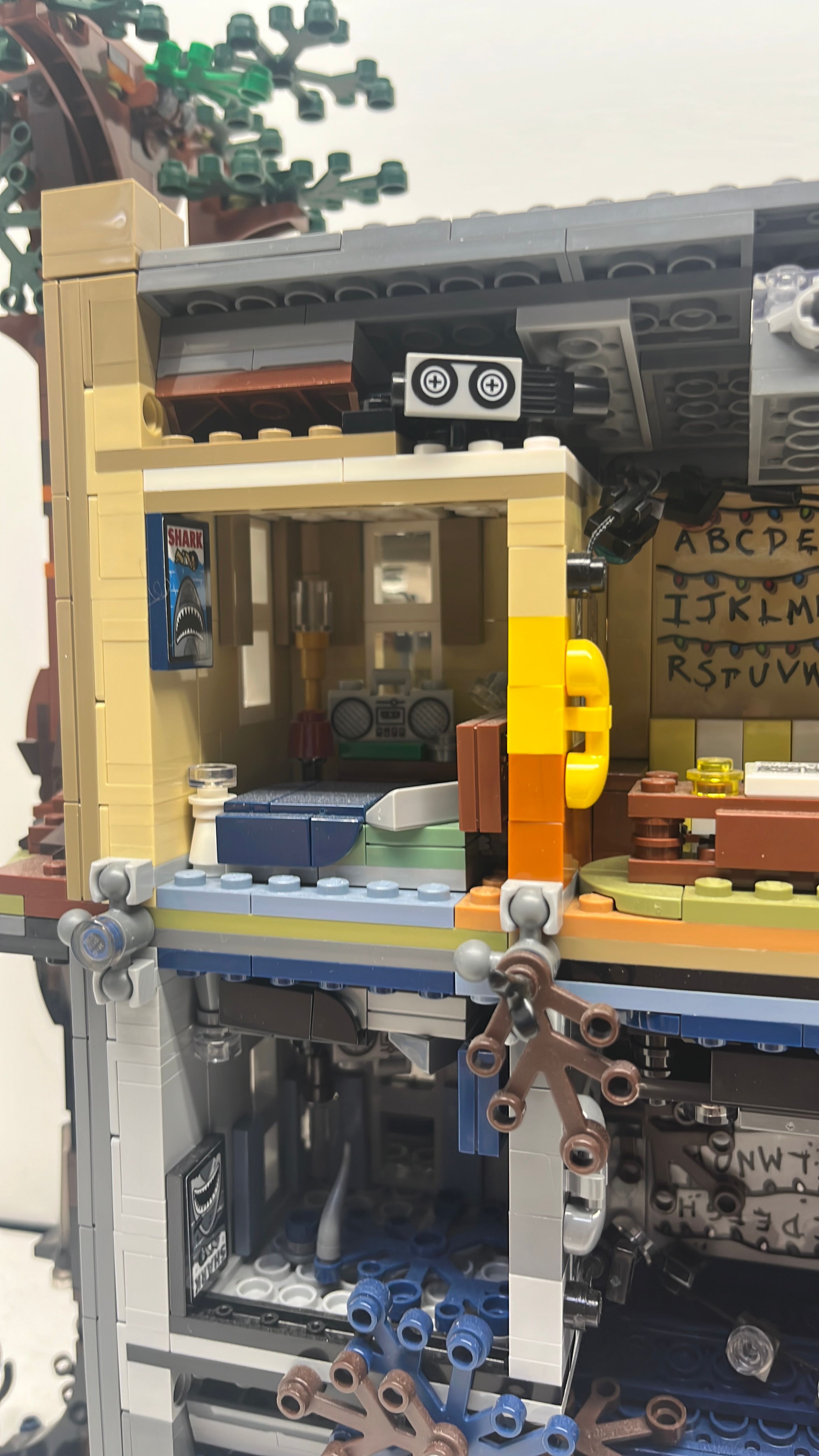 Lego 75810 Stranger Things The Upside Down 2019 (used) view 7