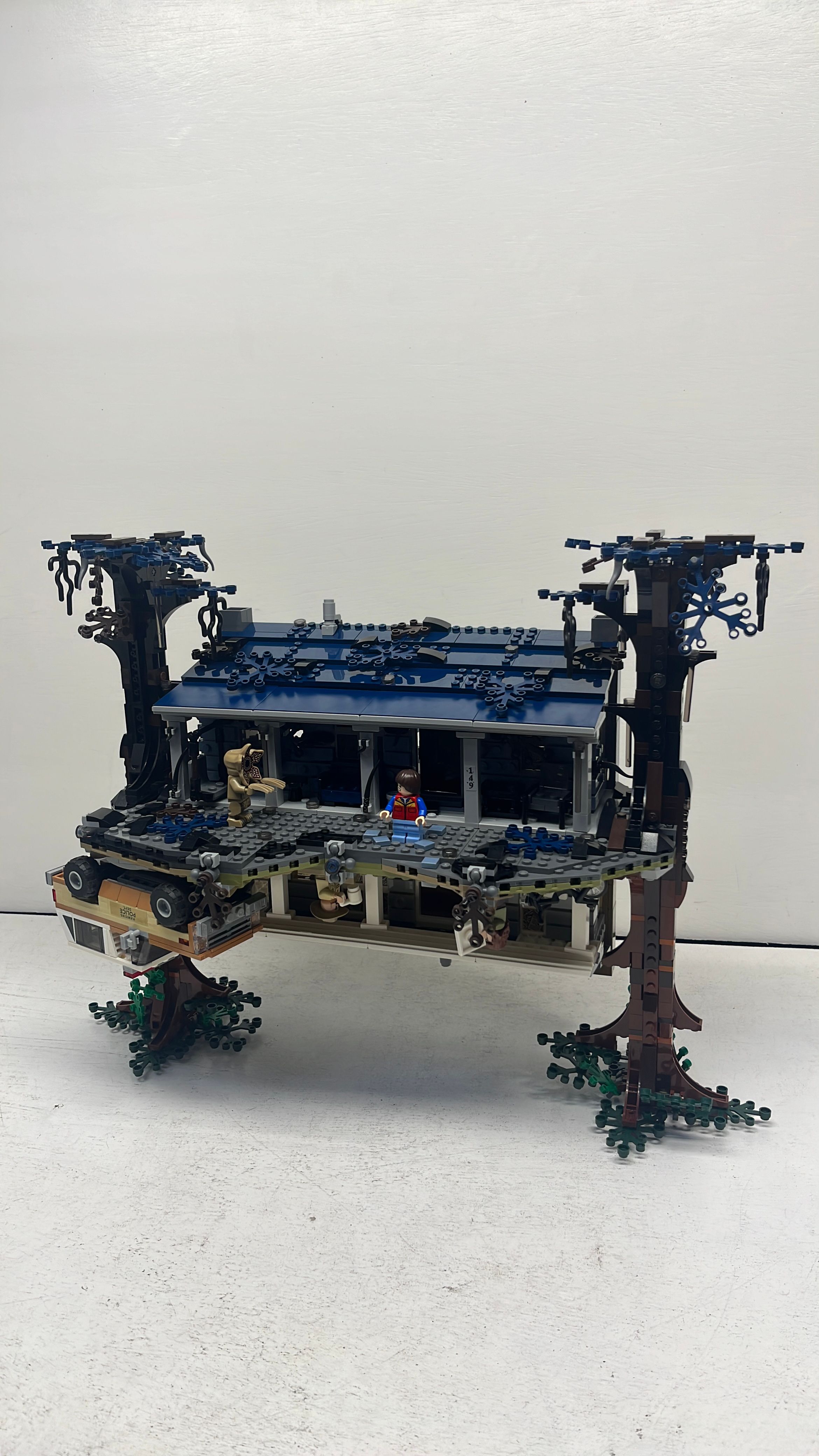 Lego 75810 Stranger Things The Upside Down 2019 (used) view 11