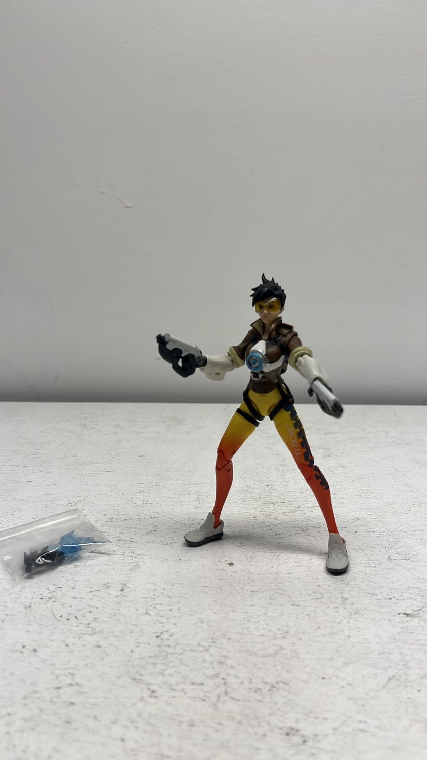 Hasbro Overwatch Tracer Figure 2019 (used)