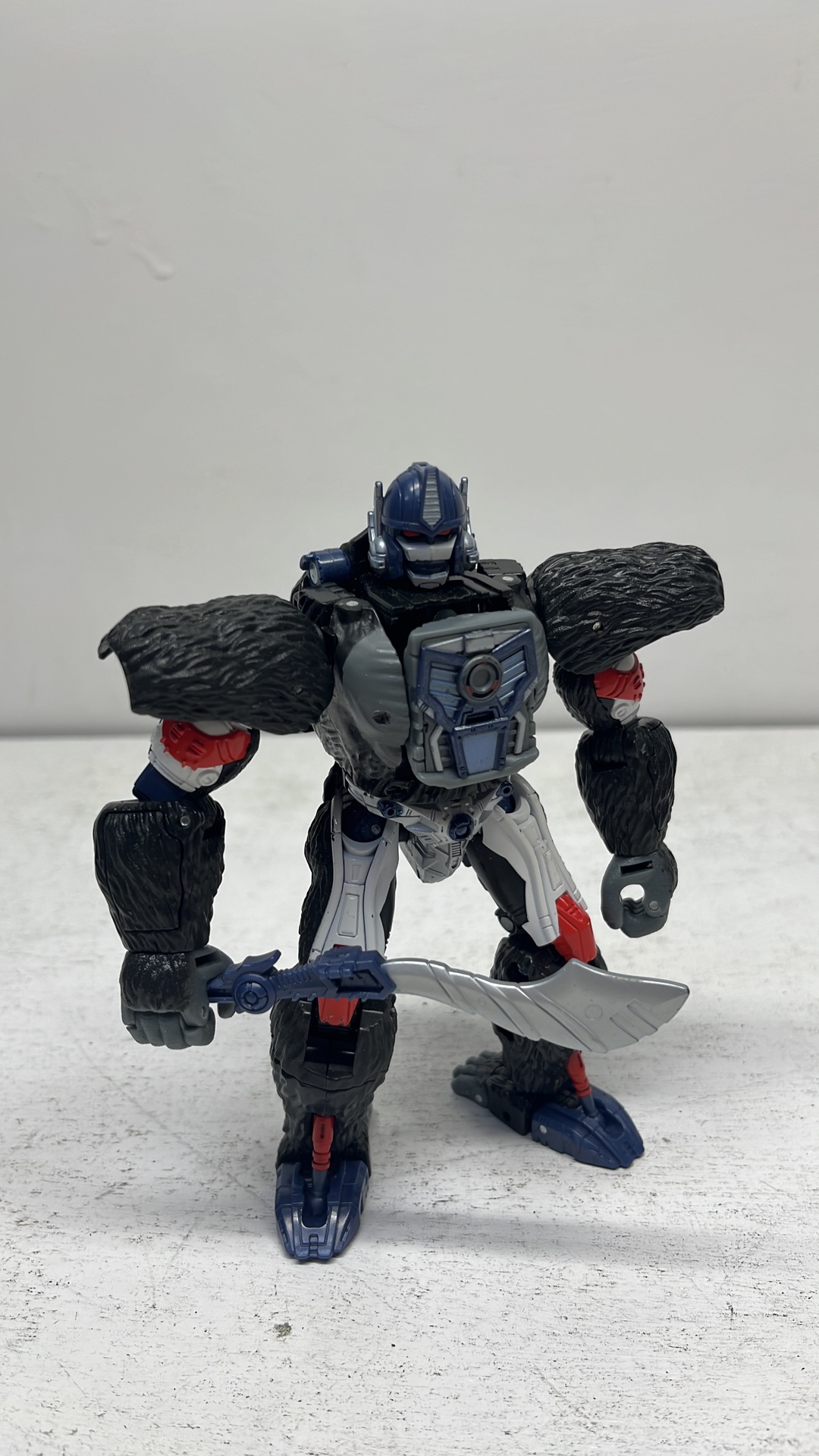 Hasbro Transformers War For Cybertron Kingdom Optimus Primal Figure 2021 (used) Incomplete view 5