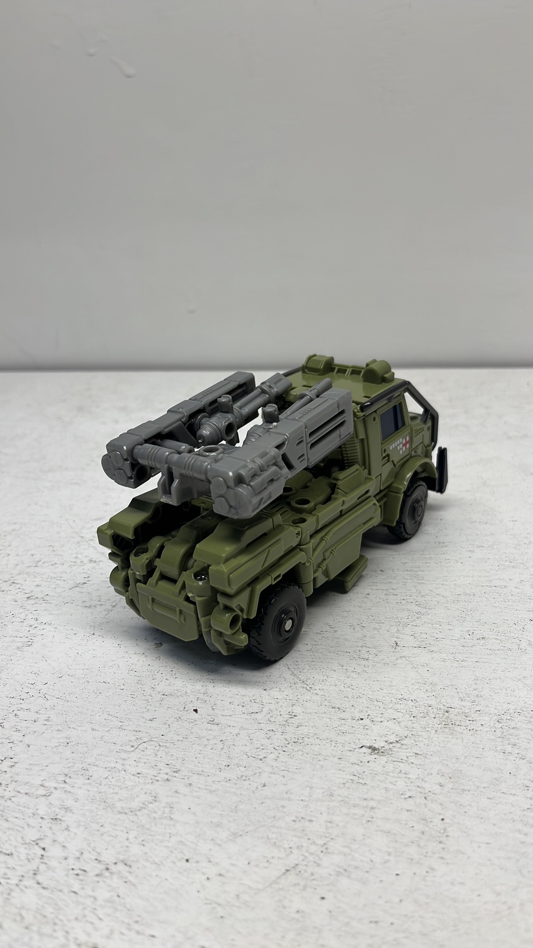 Deformables Hound Shifter Figure (KO Hound) (used) view 8