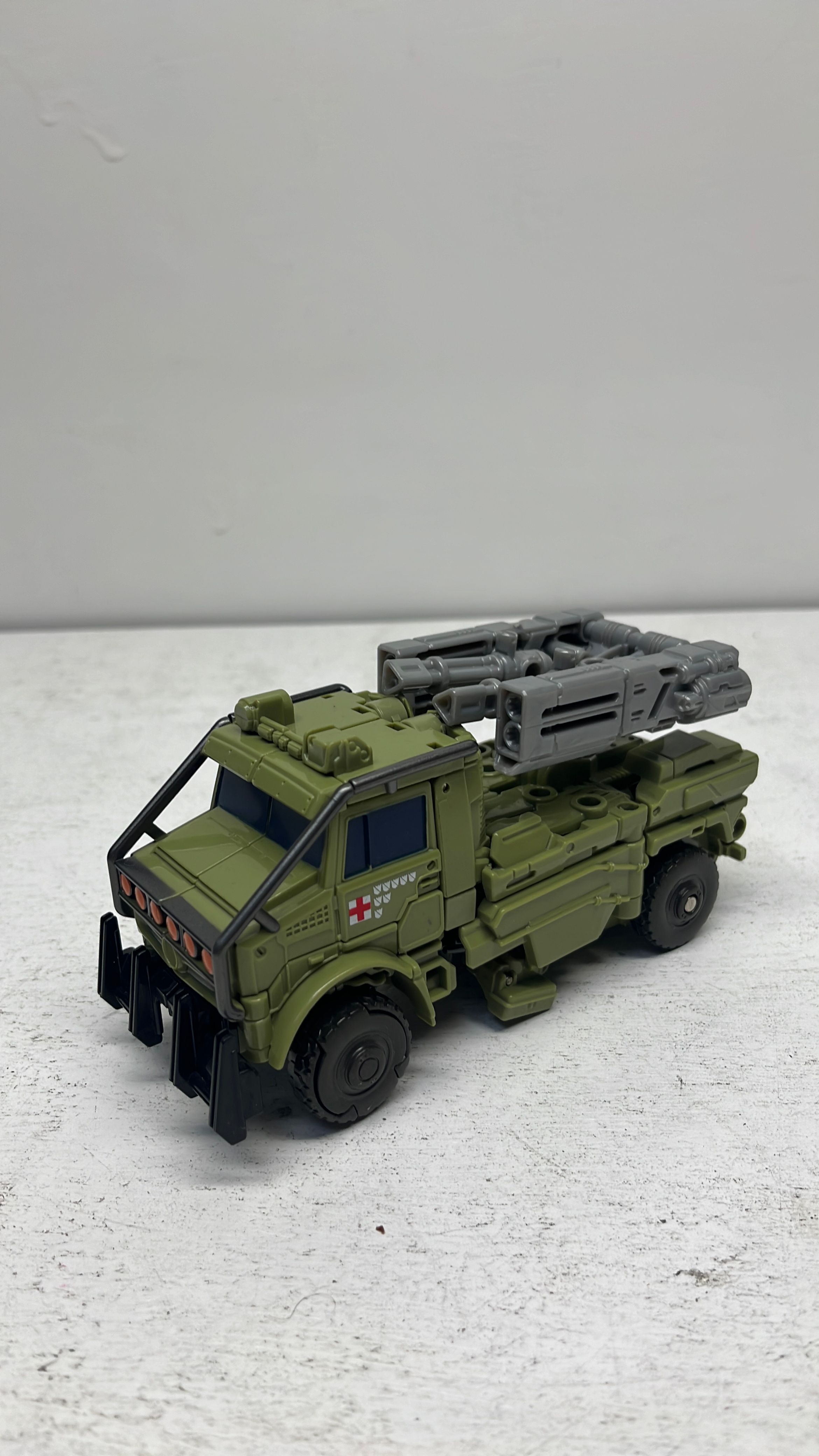 Deformables Hound Shifter Figure (KO Hound) (used) view 3