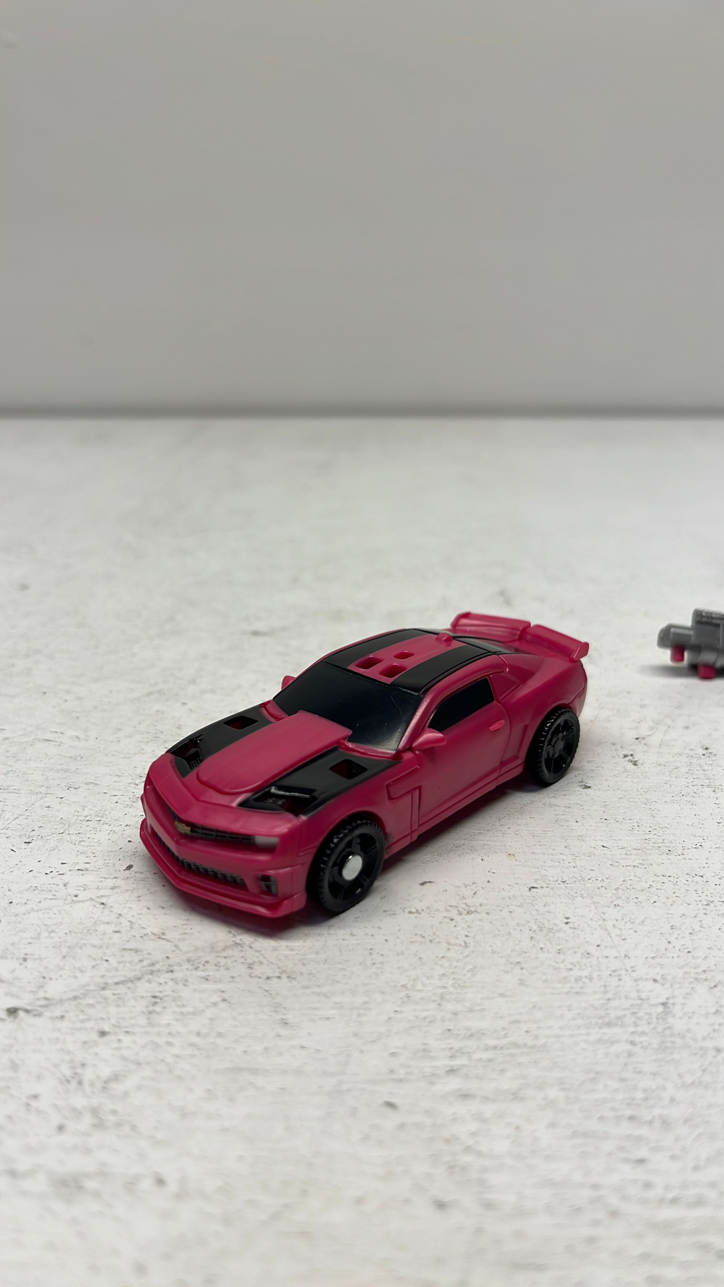 Hasbro Transformers Studio Series Laserbeak Figure 2022 (used) view 2