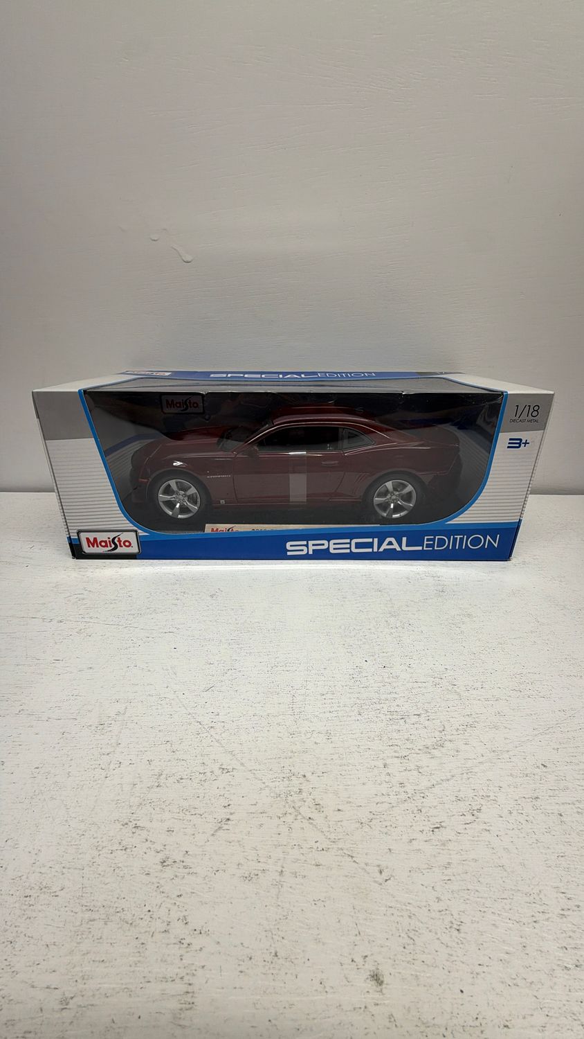 Maisto 1:18 Diecast 2010 Chevrolet Camaro (Dark Red)