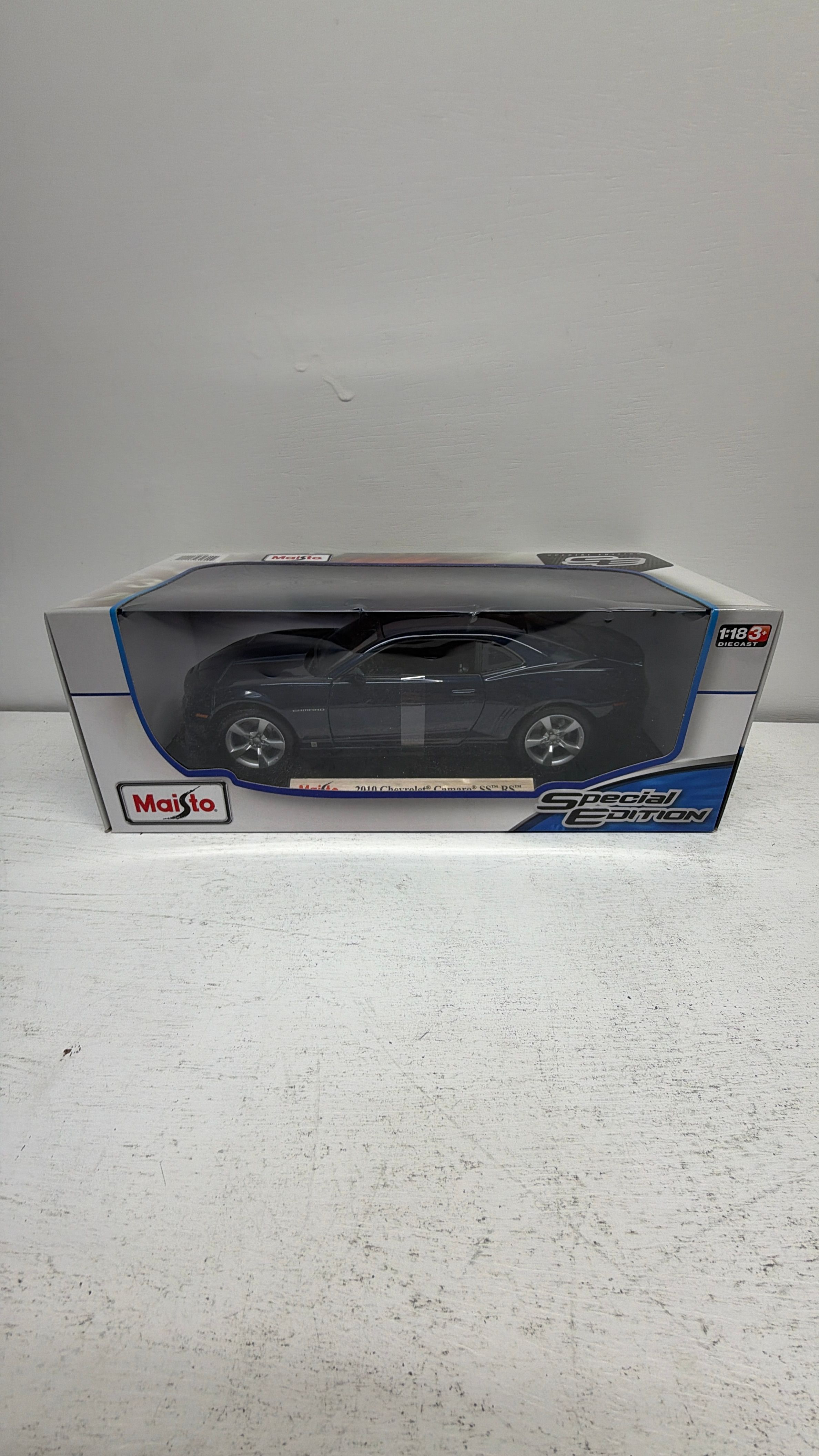 Maisto 1:18 Diecast 2010 Chevrolet Camaro (Dark Blue)