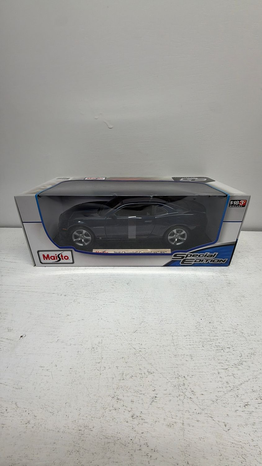 Maisto 1:18 Diecast 2010 Chevrolet Camaro (Dark Blue)