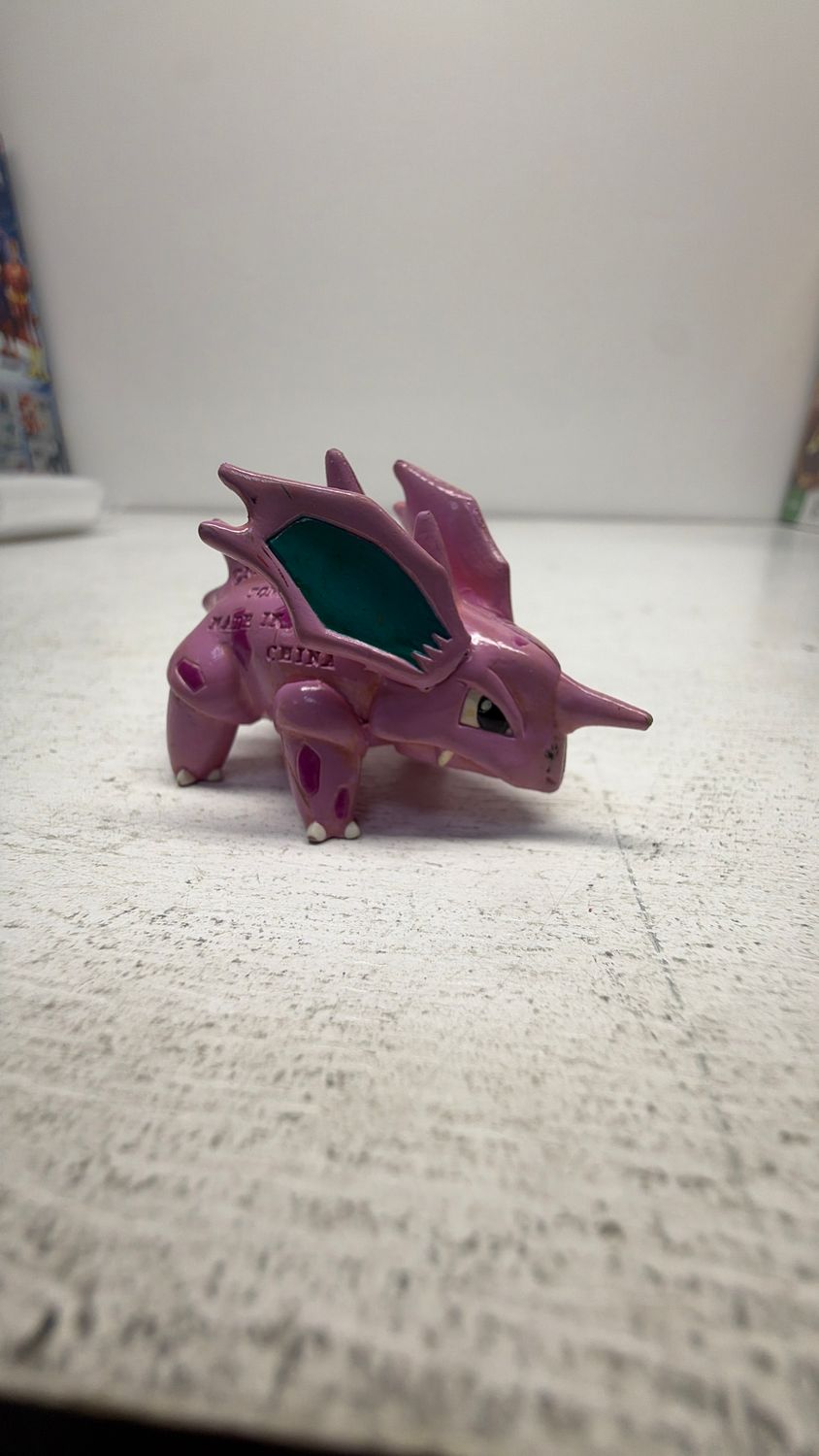 Tomy Pokemon Nidorino Figure 1999  (used)