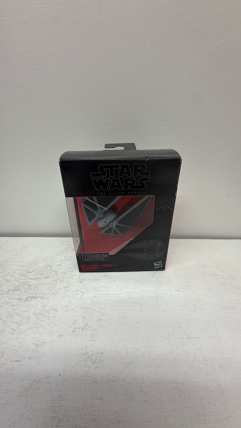 Hasbro Tie Striker Star Wars The Black Series Titanium Series