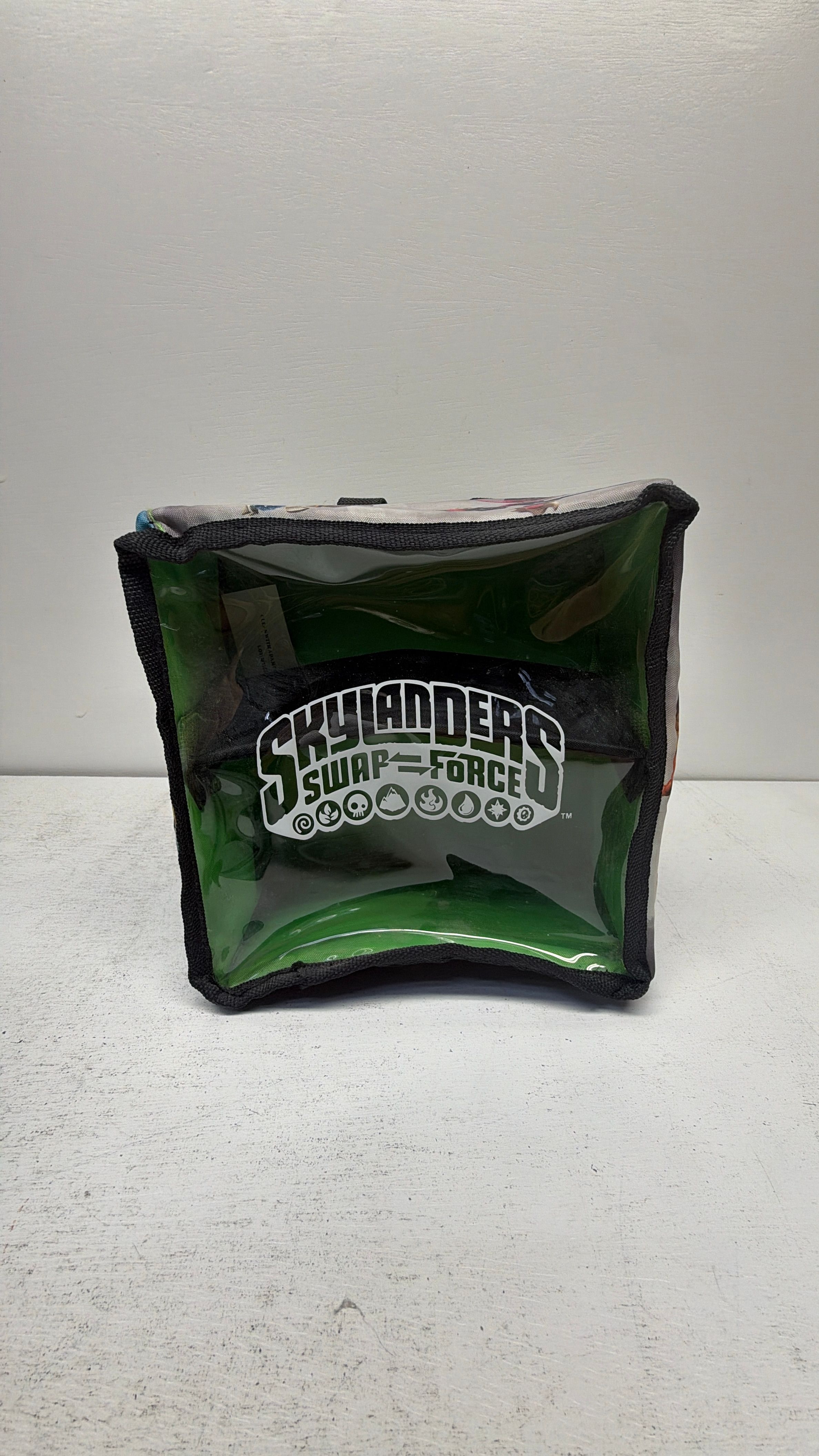 Skylanders Swap Force Show & Go Case view 3
